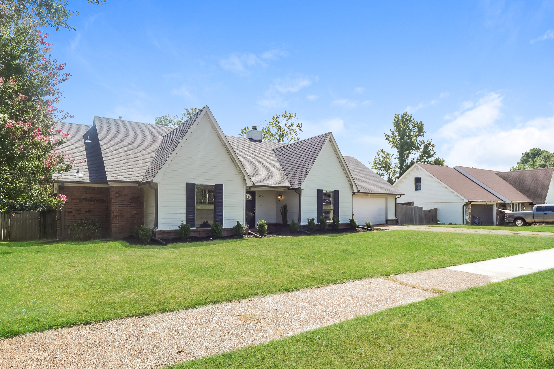 Photo 6 of 41 of 3530 Josee Ln, Bartlett, TN