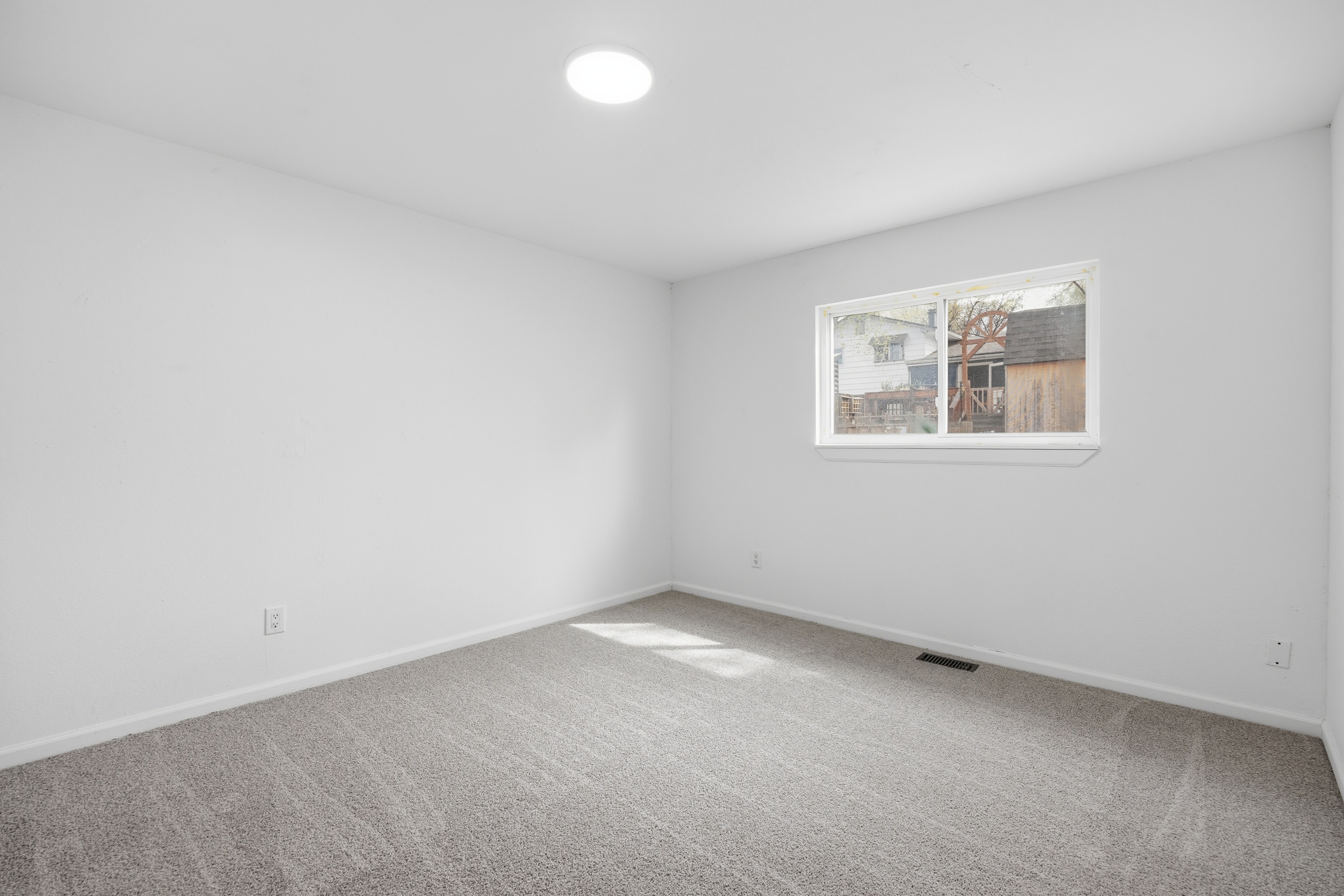 Photo 23 of 41 of 724 Squire St, Colorado Springs, CO