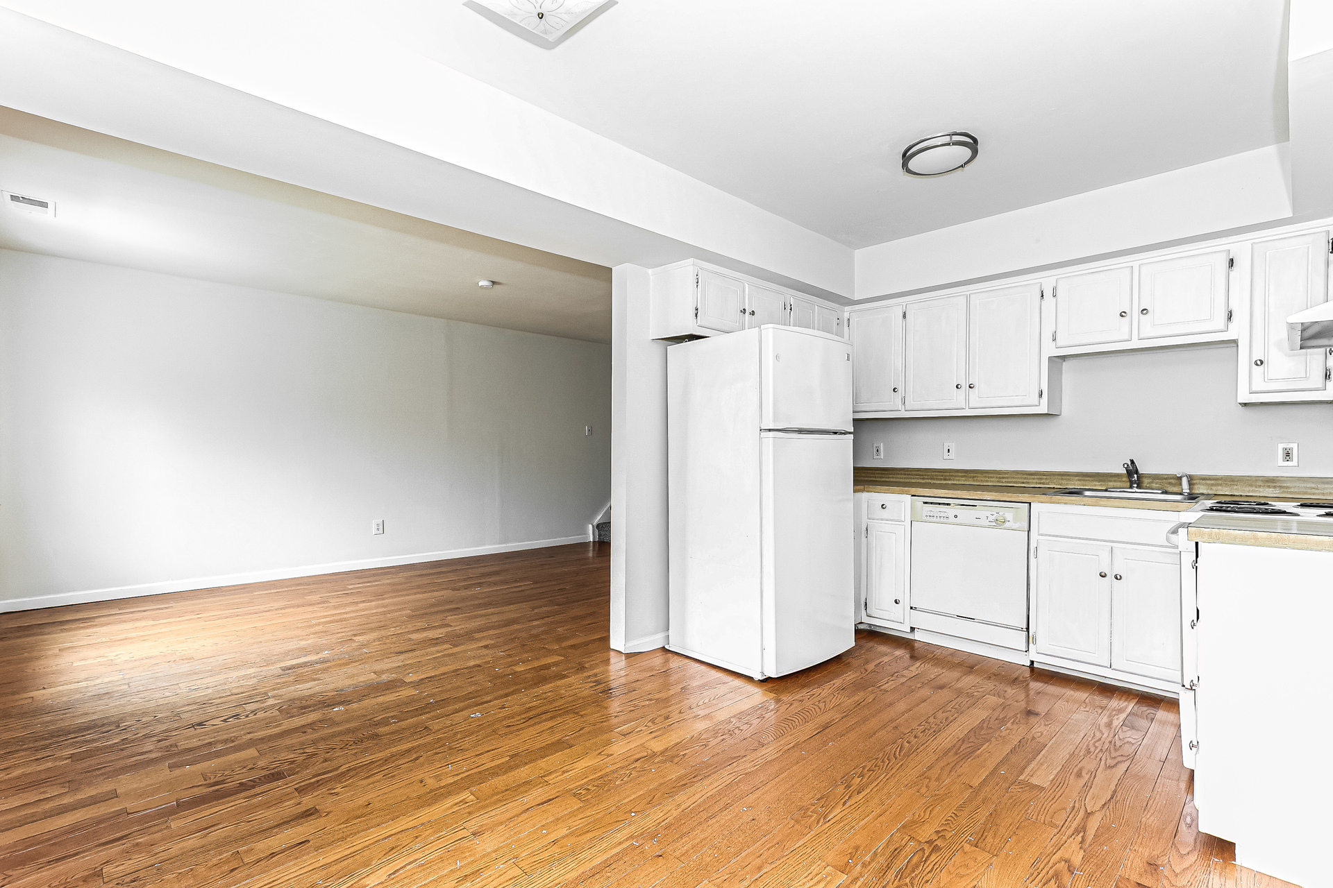 Photo 10 of 23 of 5200 Hilltop Dr, Brookhaven, PA