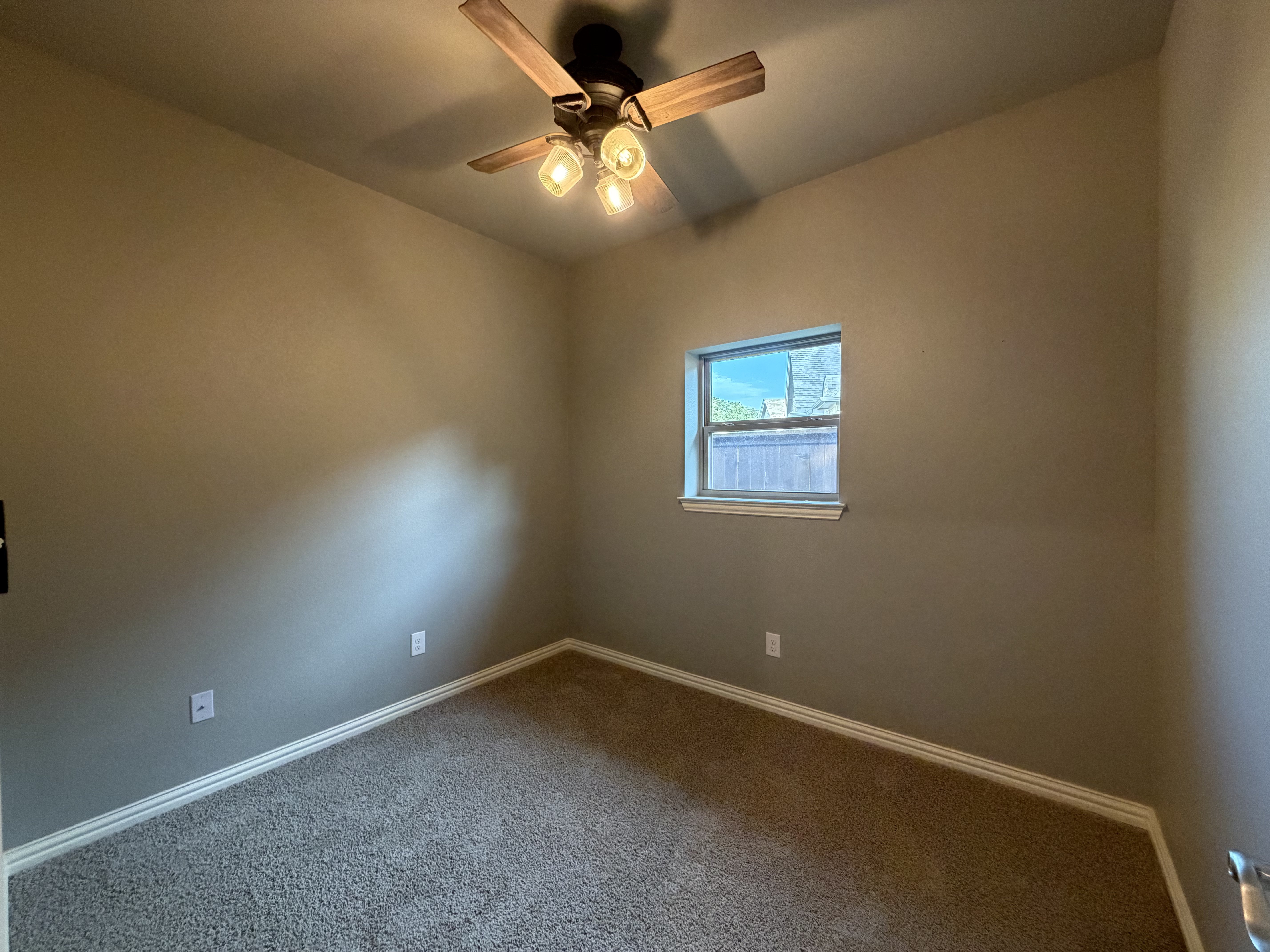 Photo 11 of 20 of 3712 Magnolia Ct, Denison, TX