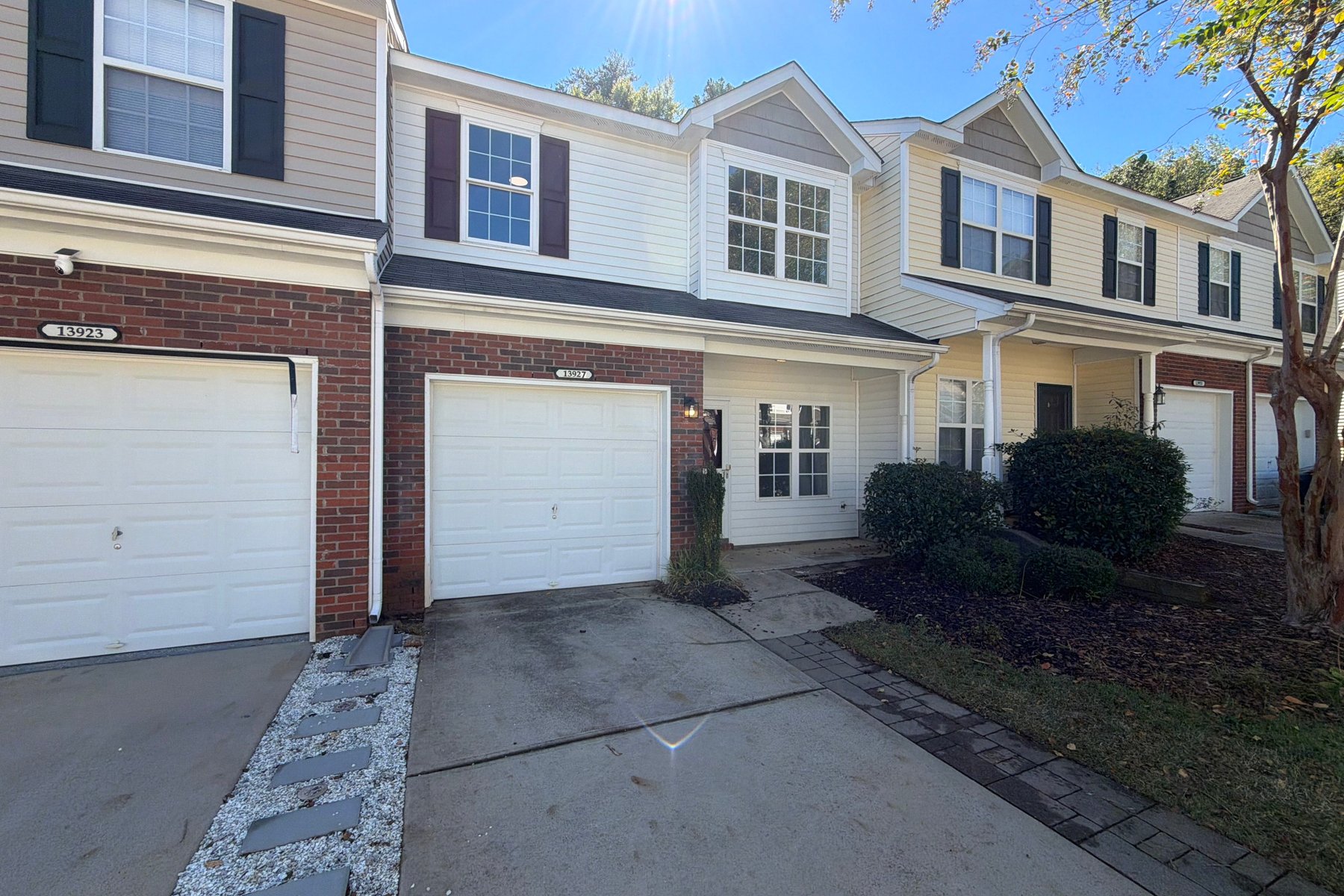 Photo 1 of 13927 Singleleaf Ln