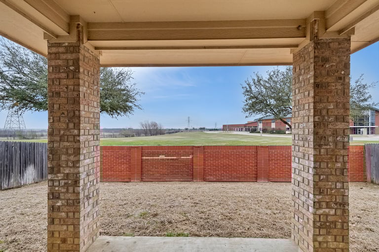 Photo 27 of 28 - 8212 Misty Water Dr, Fort Worth, TX 76131