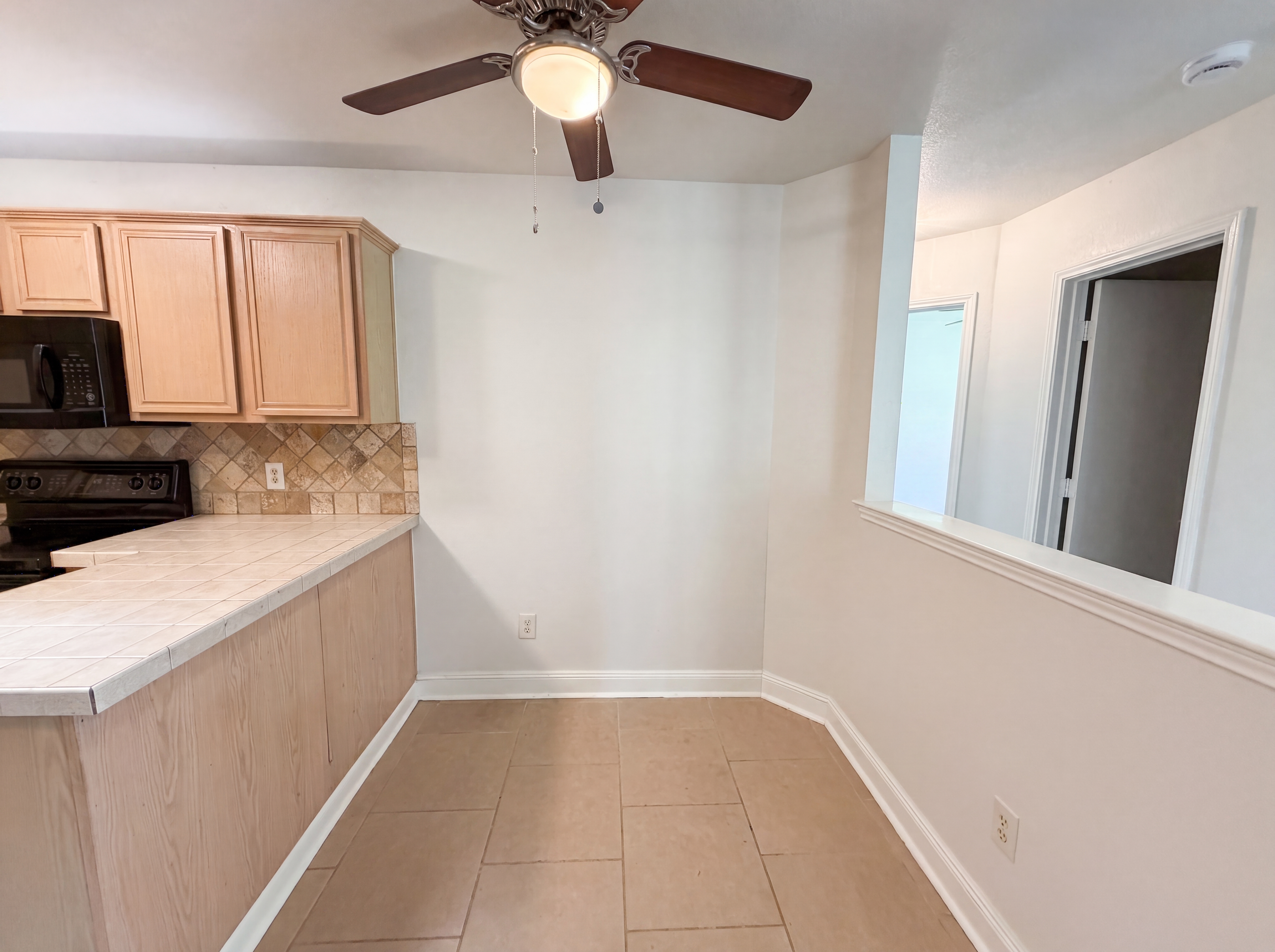 Photo 9 of 17 of 10740 Southern Trace Cir, Flint, TX