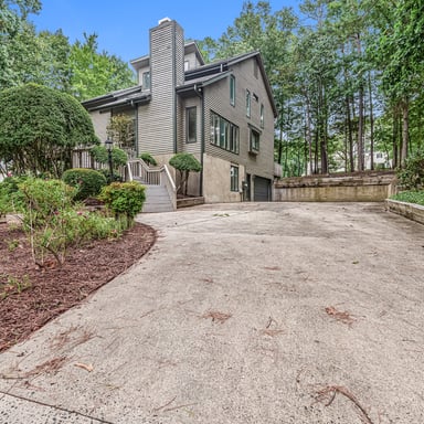 Property photo 2 of 737 Pinehurst Dr