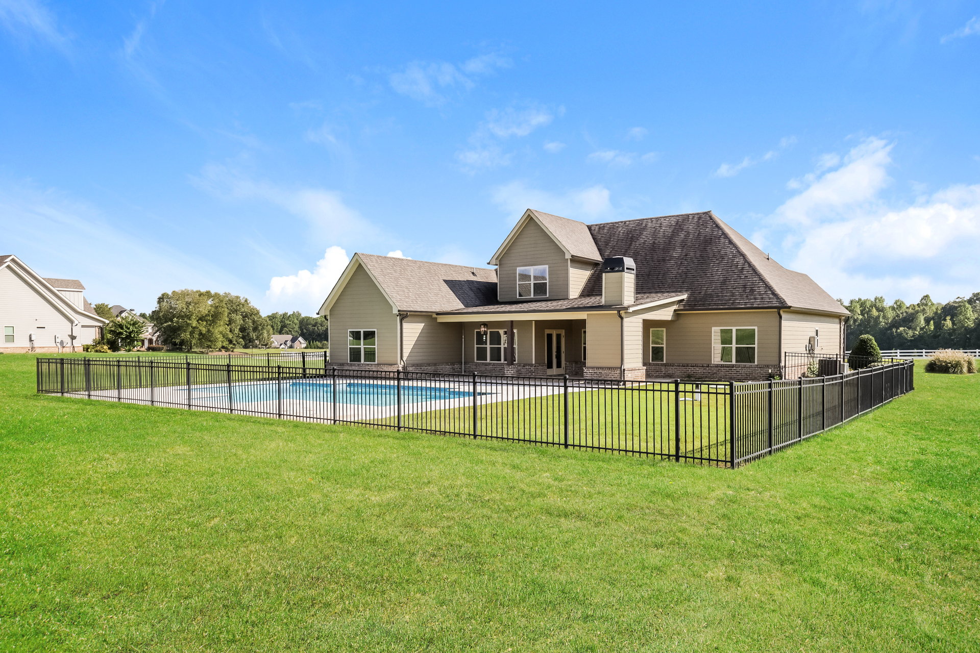Photo 5 of 20 of 71 Derby Dr, Forsyth, GA