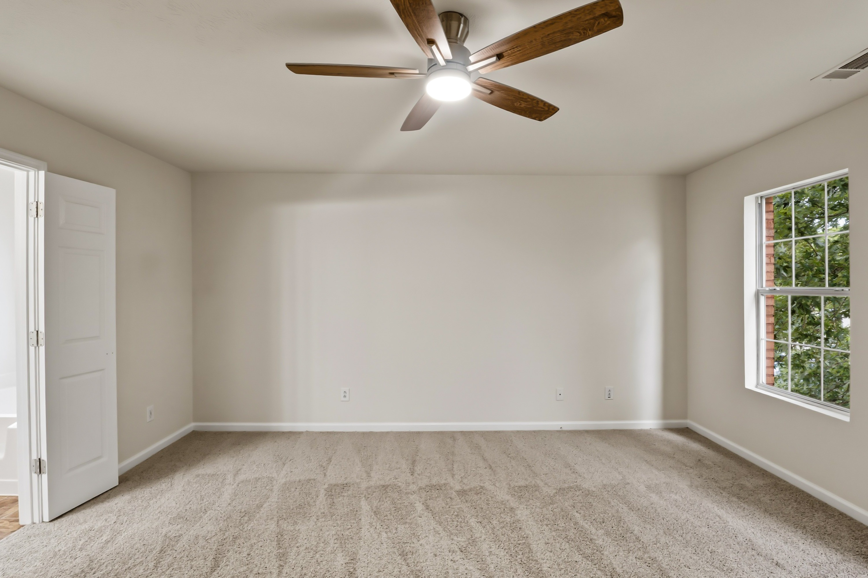 Photo 23 of 49 of 3825 Cedar Trace Ln, Ellenwood, GA