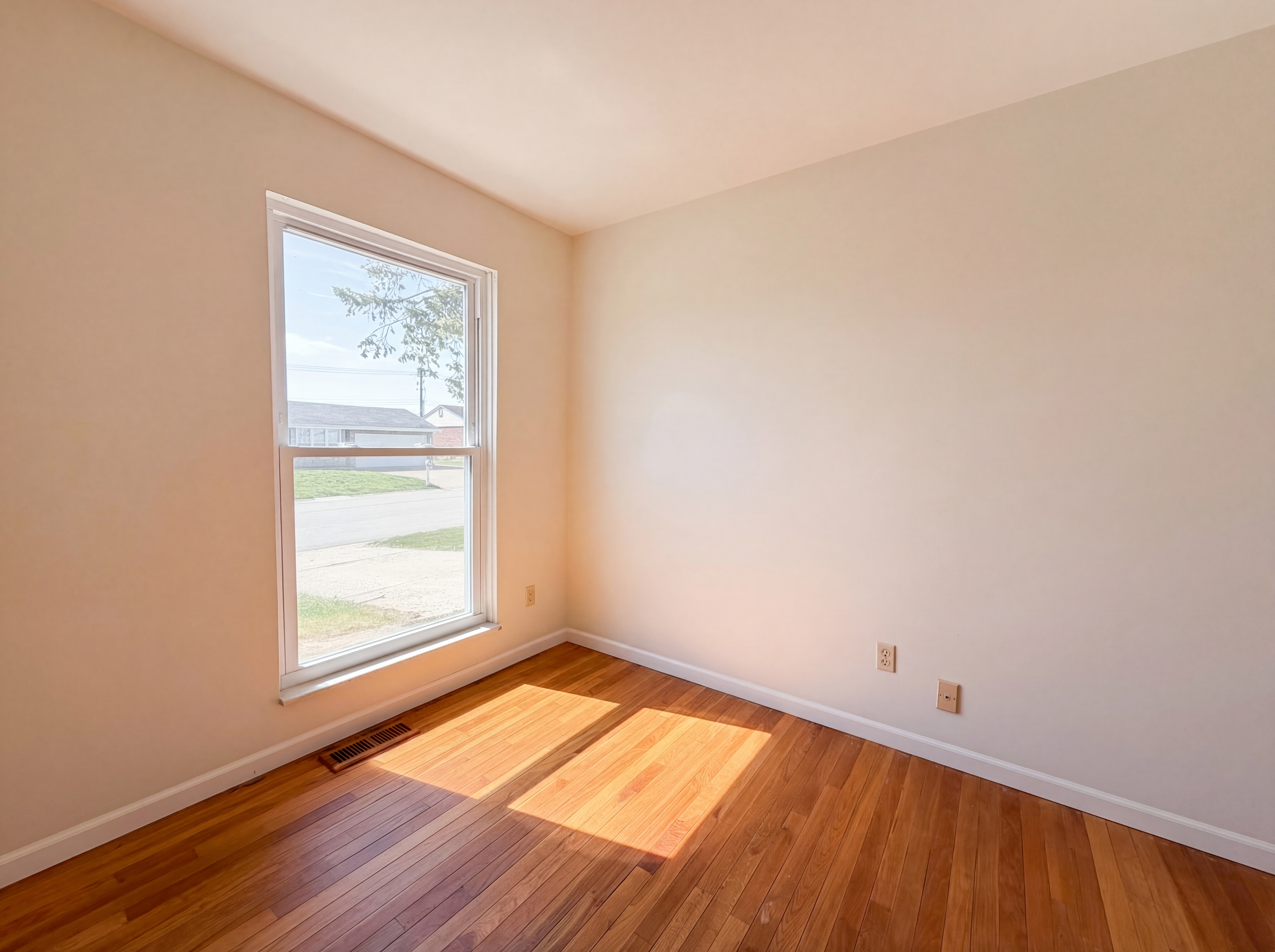 Photo 14 of 18 of 2243 Bolton St, Saint Charles, MO