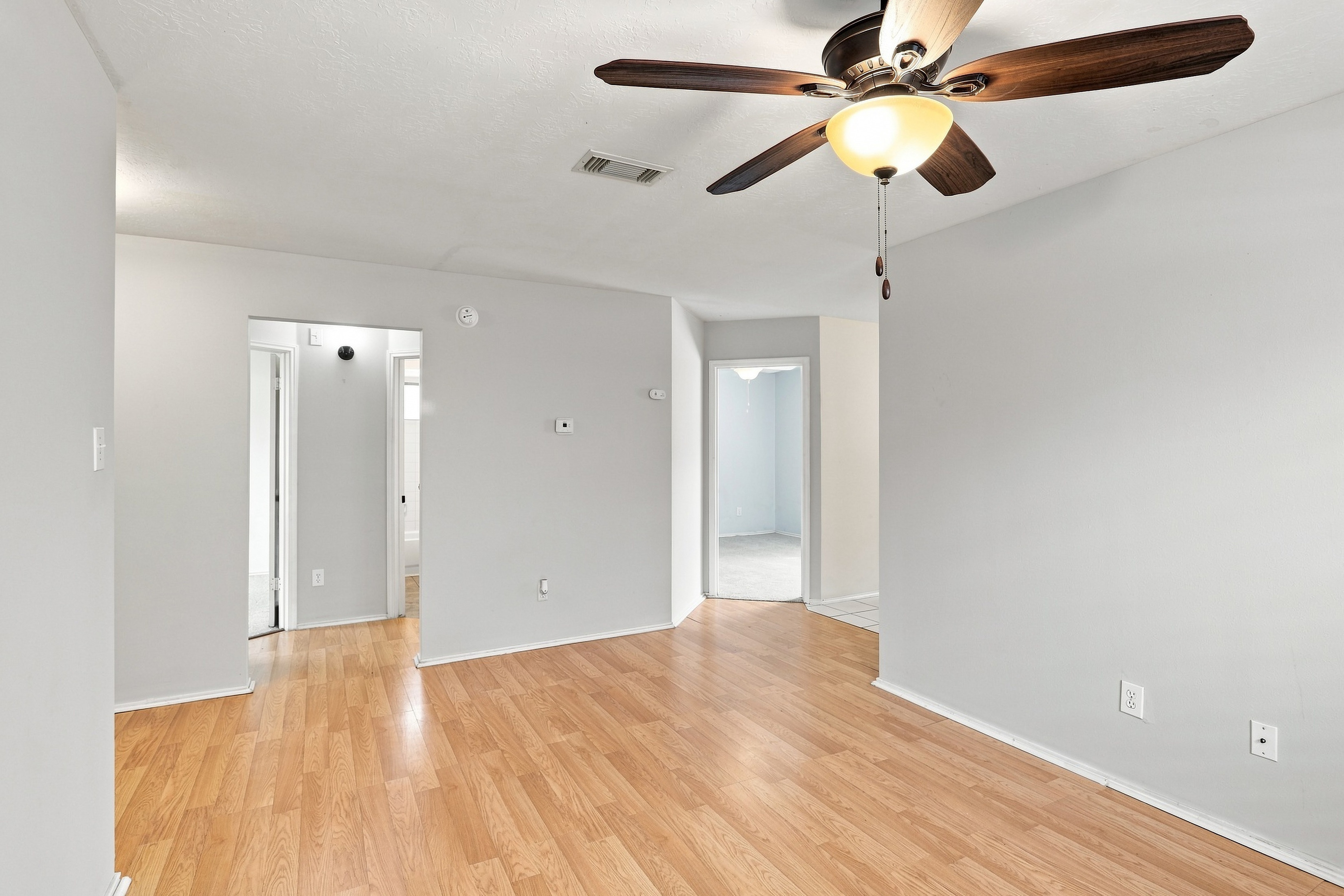 Photo 10 of 26 of 22906 Sherioaks Ln, Spring, TX