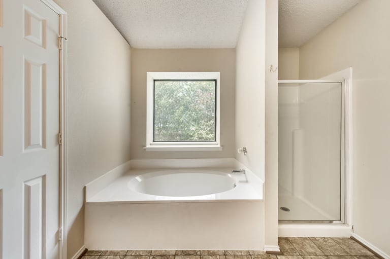 Photo 15 of 27 - 701 Long Hill Ct, McKinney, TX 75071
