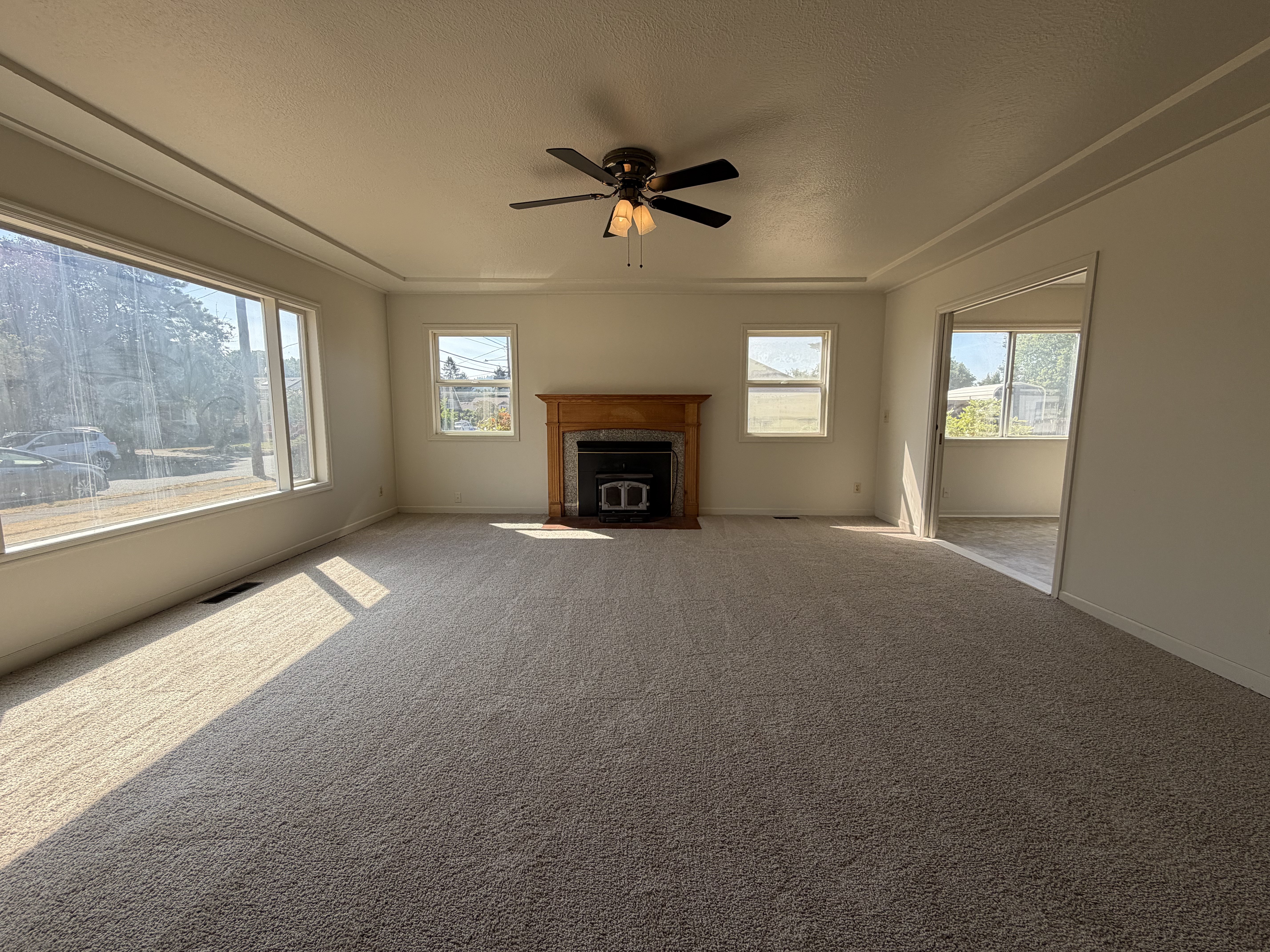 Photo 8 of 20 of 4815 SE 99th Ave, Portland, OR