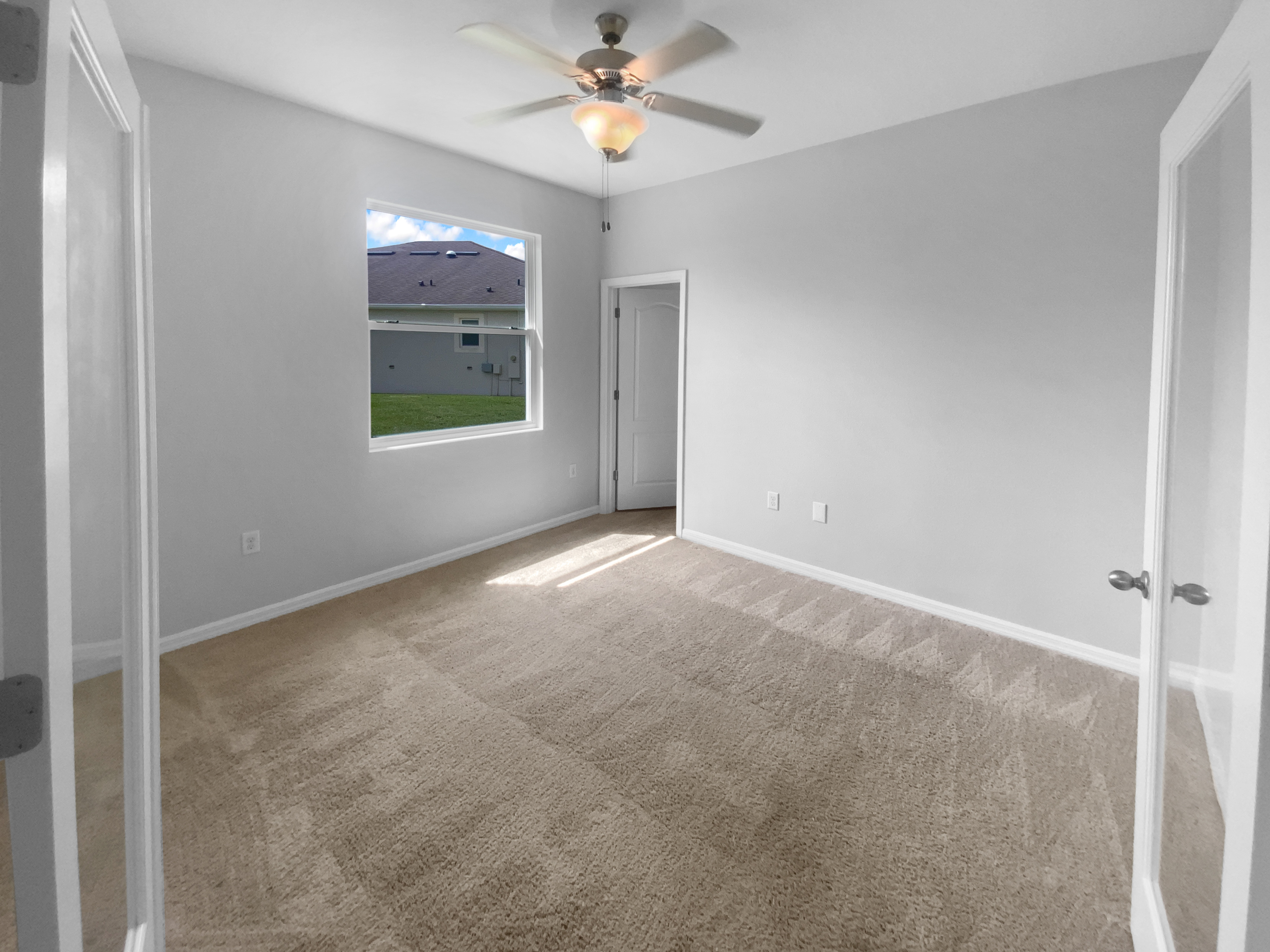 Photo 11 of 25 of 33083 Windelstraw Dr, Wesley Chapel, FL