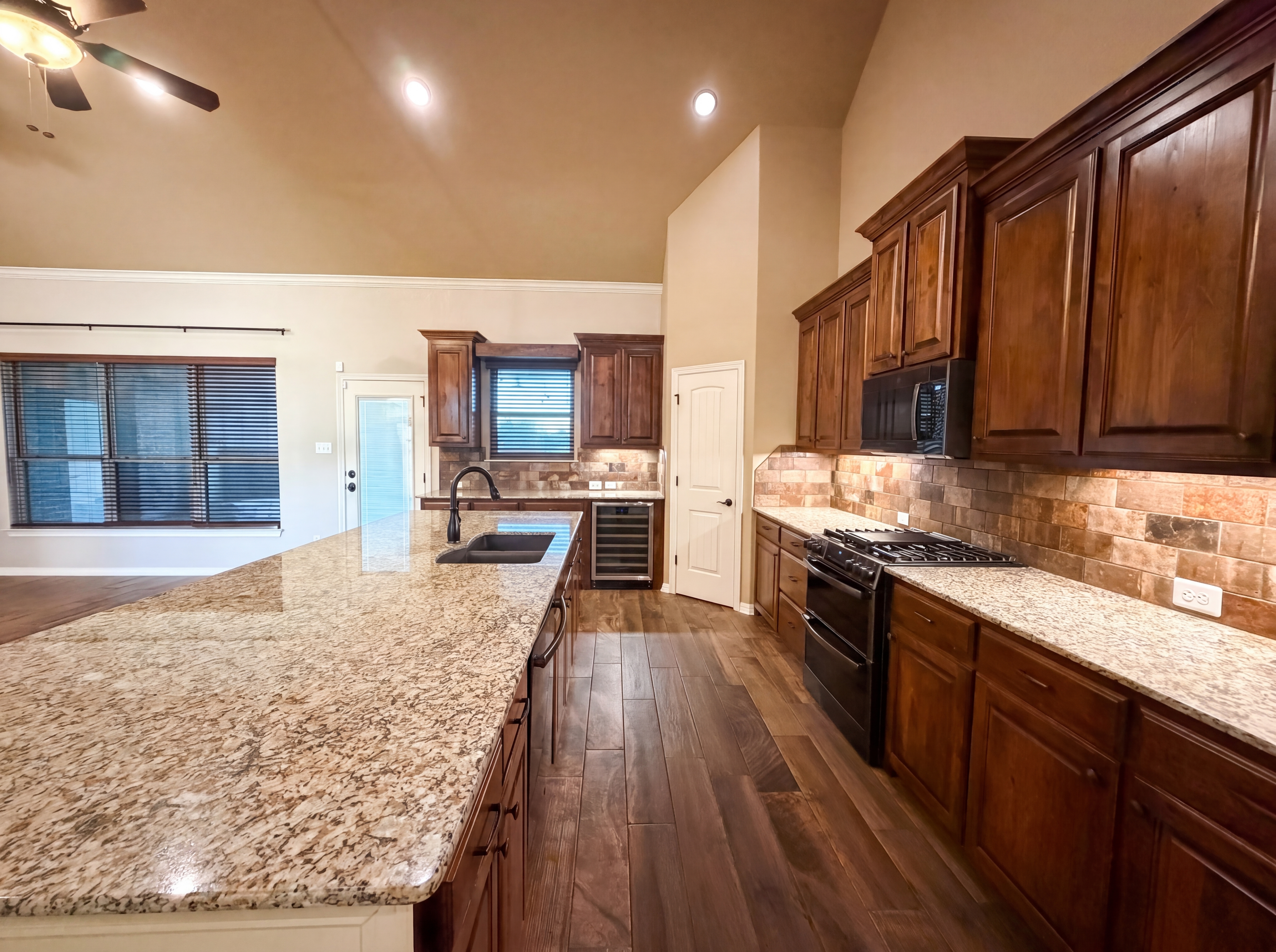 Photo 11 of 23 of 1622 Lacy Ridge Dr, Belton, TX