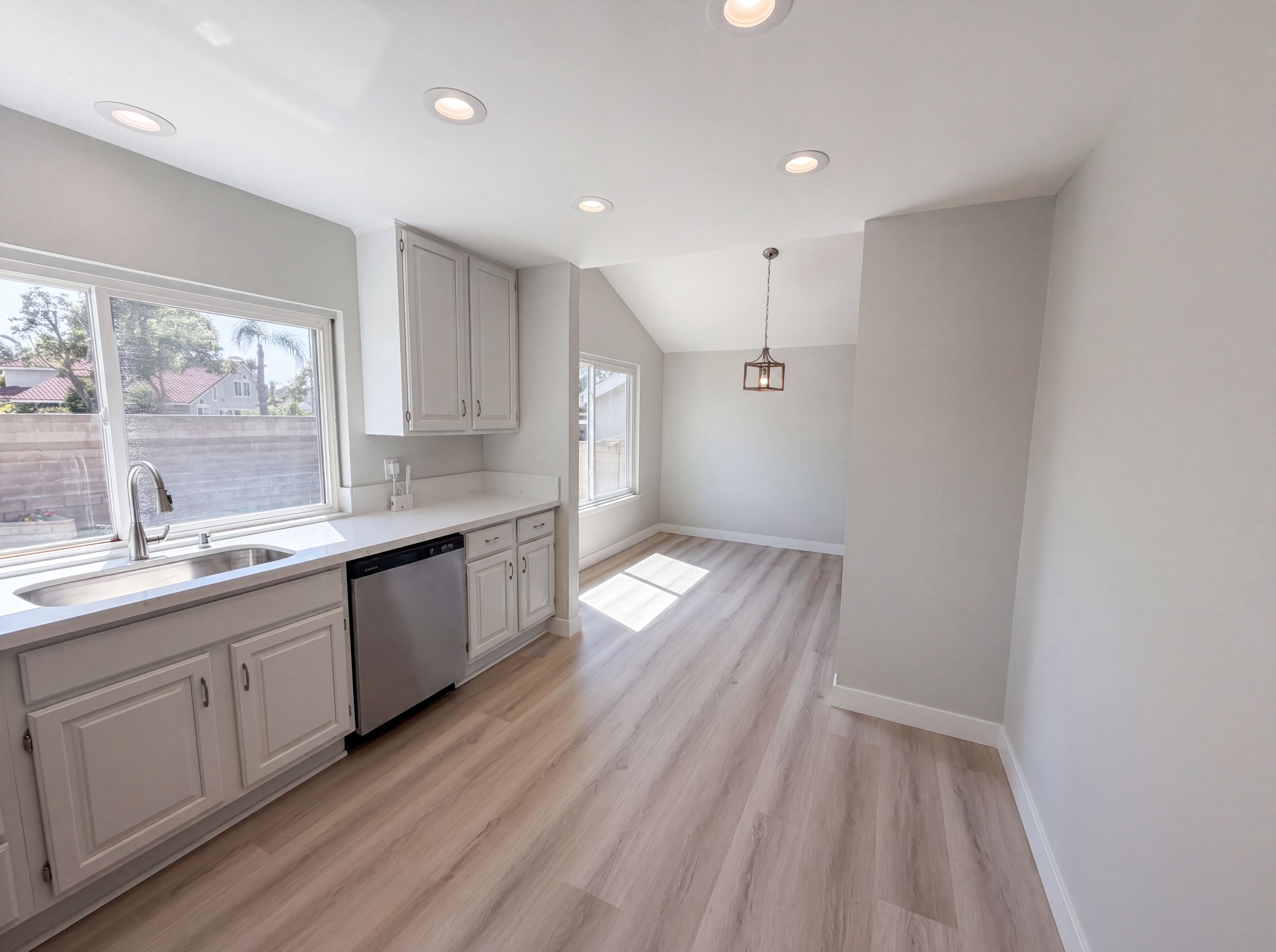 Photo 11 of 25 of 2334 W Chandler Ave, Santa Ana, CA