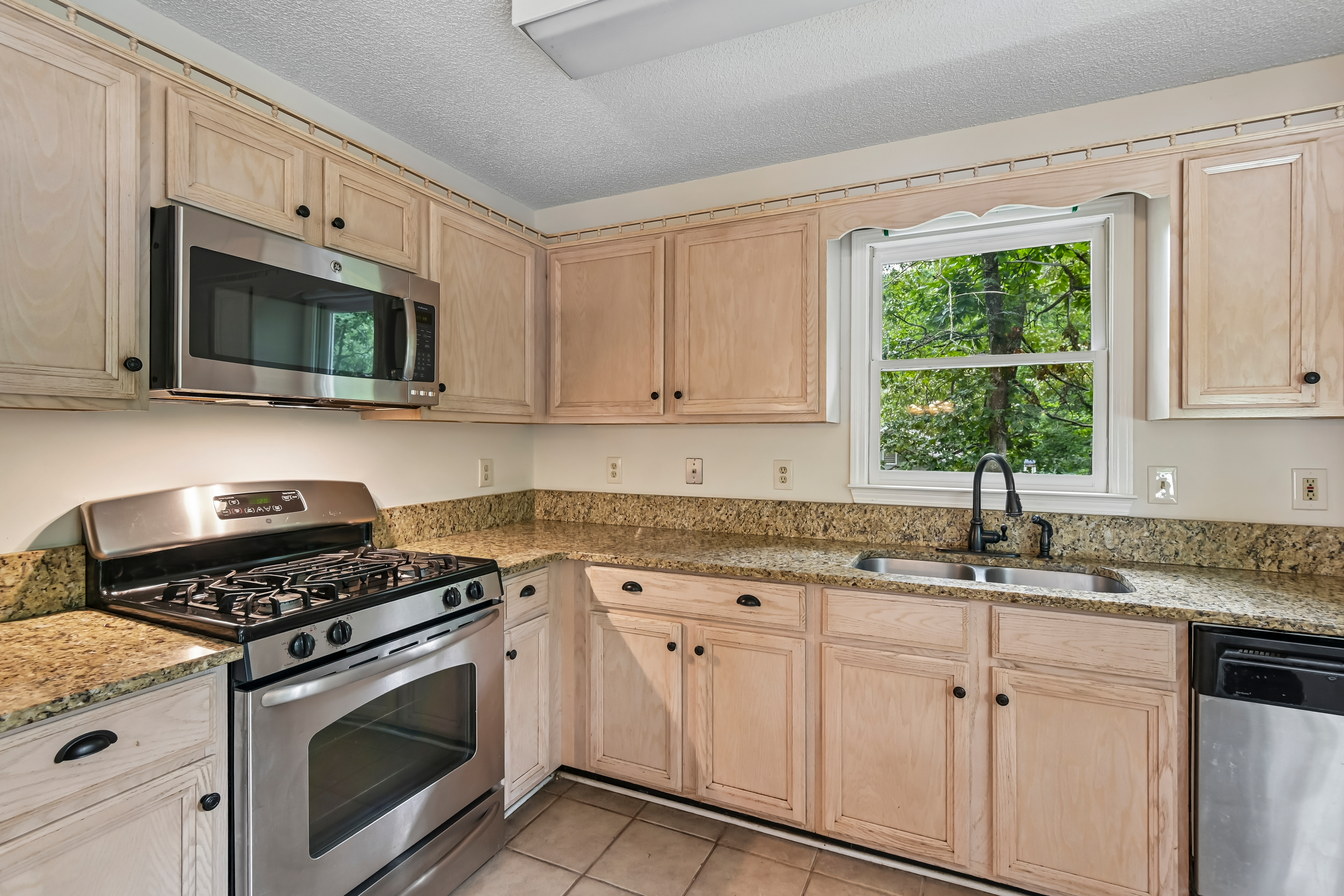 Photo 2 of 44 of 18 Misty Ridge Pl, Hiram, GA