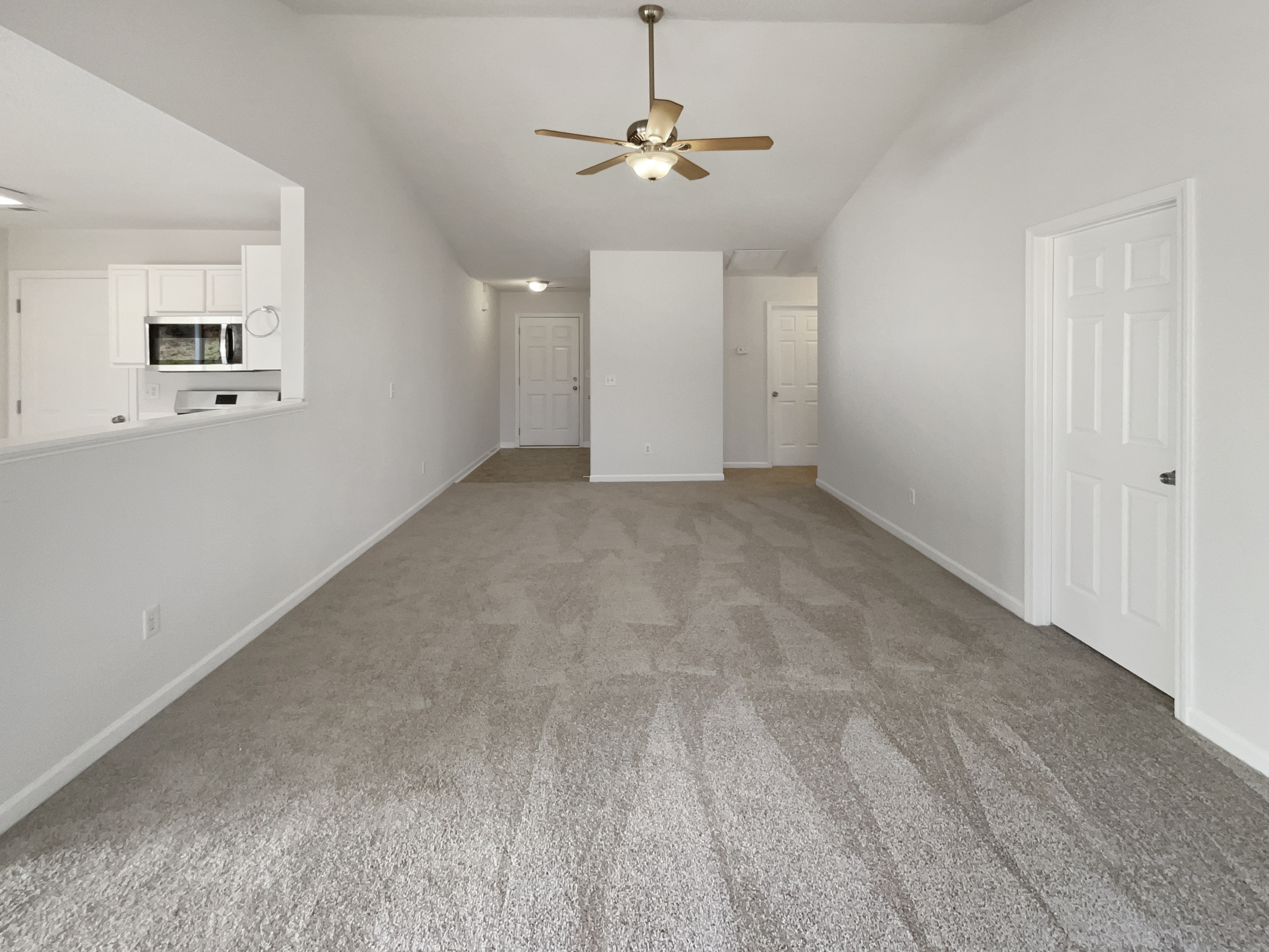 Photo 3 of 19 of 306 Revis Creek Ct, Simpsonville, SC