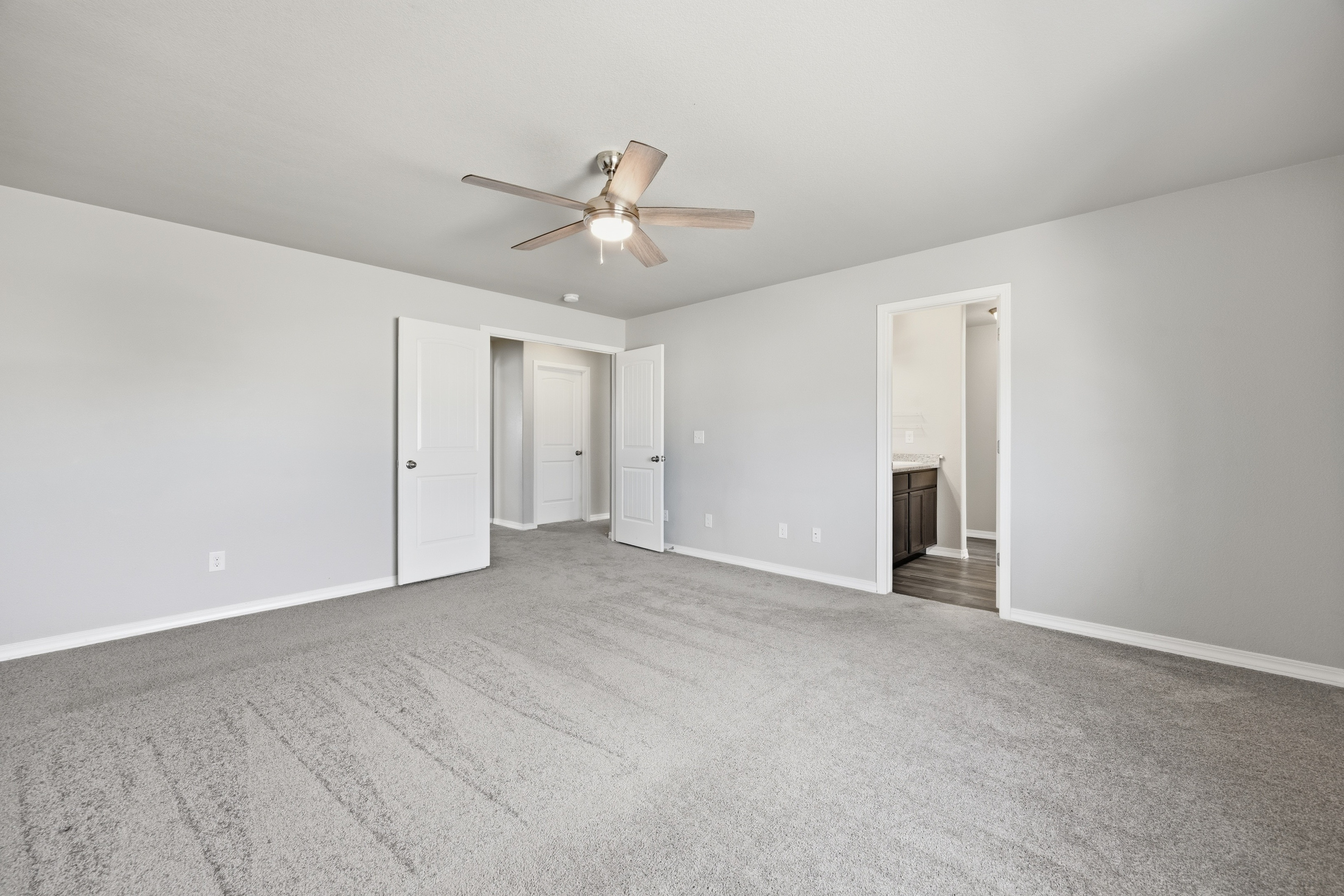 Photo 4 of 36 of 7668 Benecia Dr, Fountain, CO