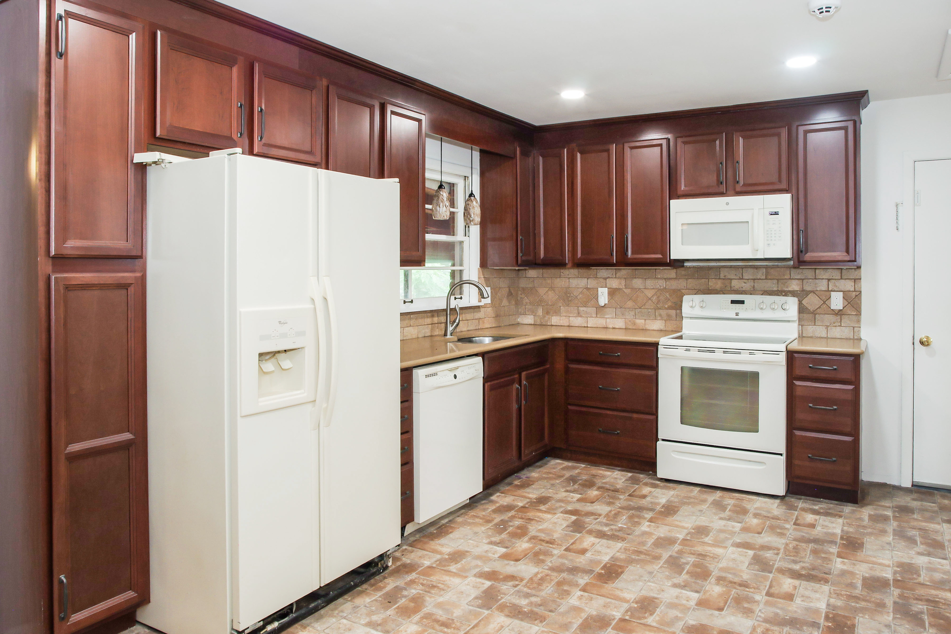 Photo 9 of 22 of 2609 Rockwell Rd NW, Huntsville, AL
