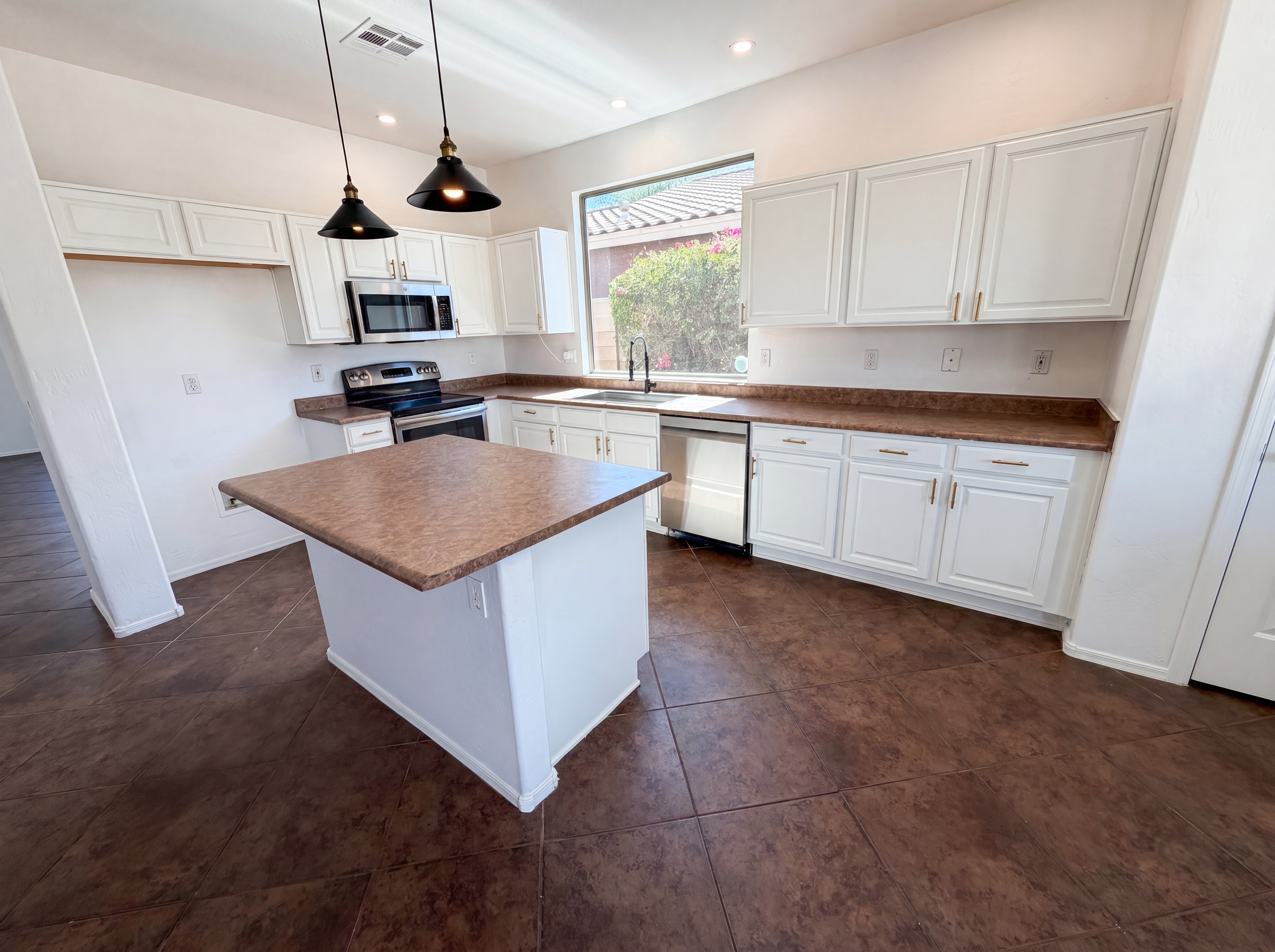 Photo 12 of 32 of 17529 W East Wind Ave, Goodyear, AZ