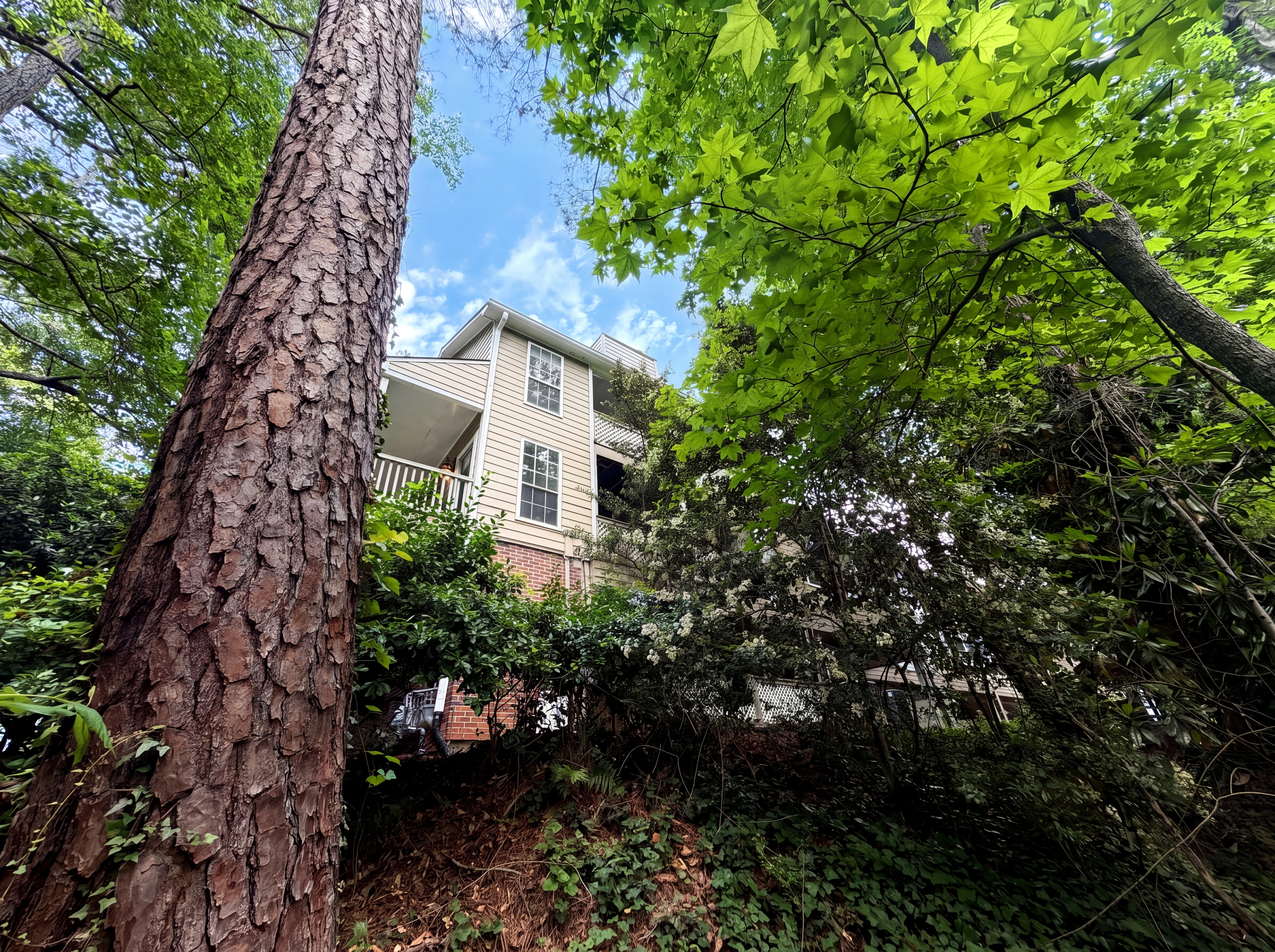 Photo 26 of 34 of 4491 Pineridge Cir, Atlanta, GA