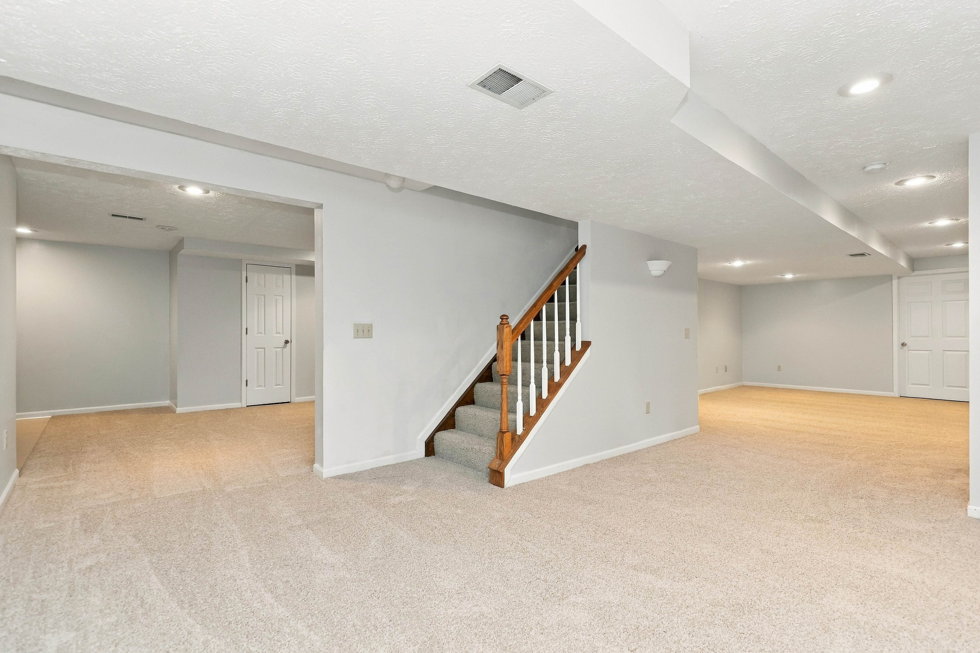 Photo 15 of 22 of 7043 Stonington Rd, Cincinnati, OH