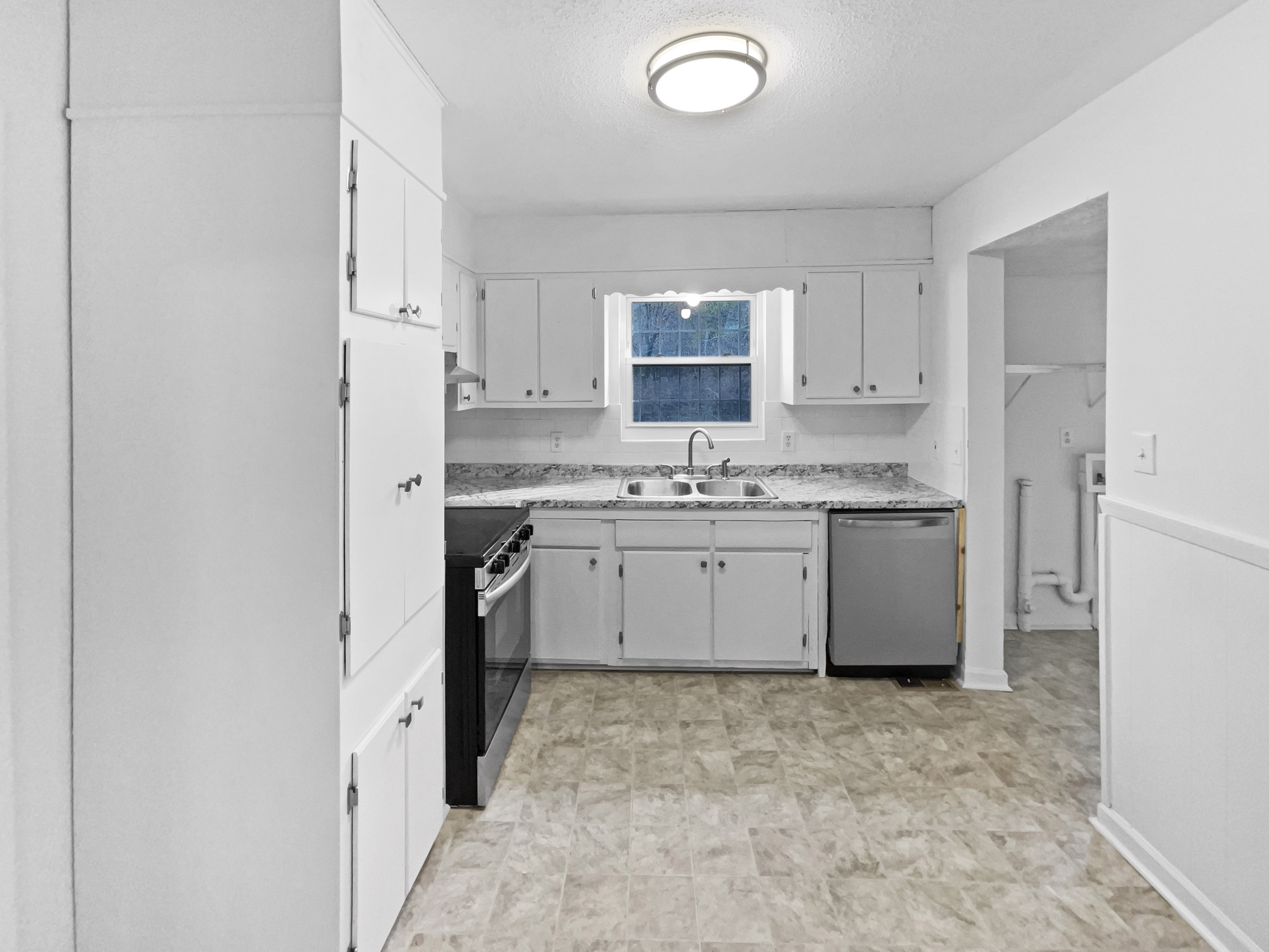 Photo 19 of 28 of 4028 Catalpa Ave, Knoxville, TN