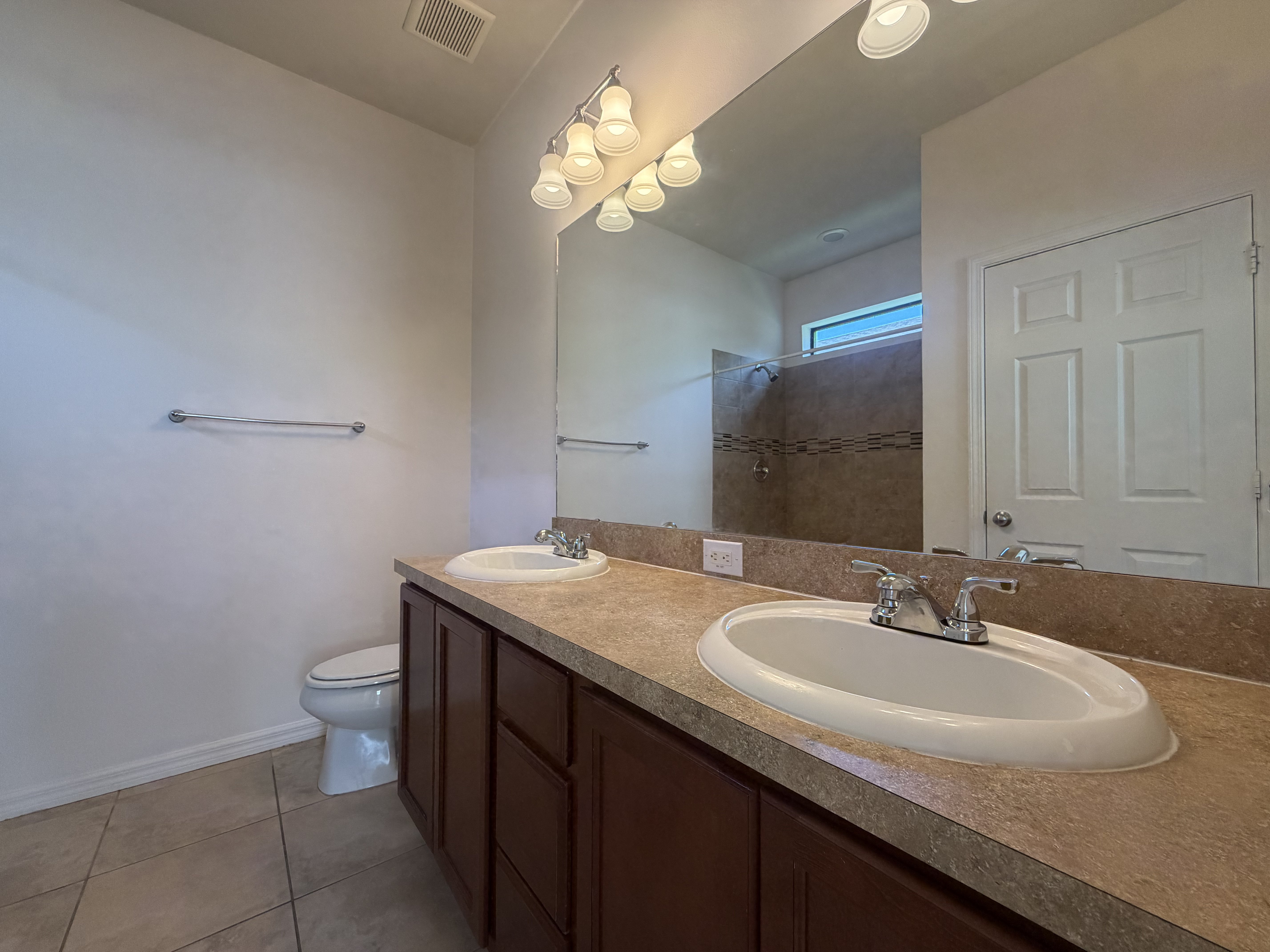 Photo 16 of 47 of 1416 Hickory View Cir, Parrish, FL