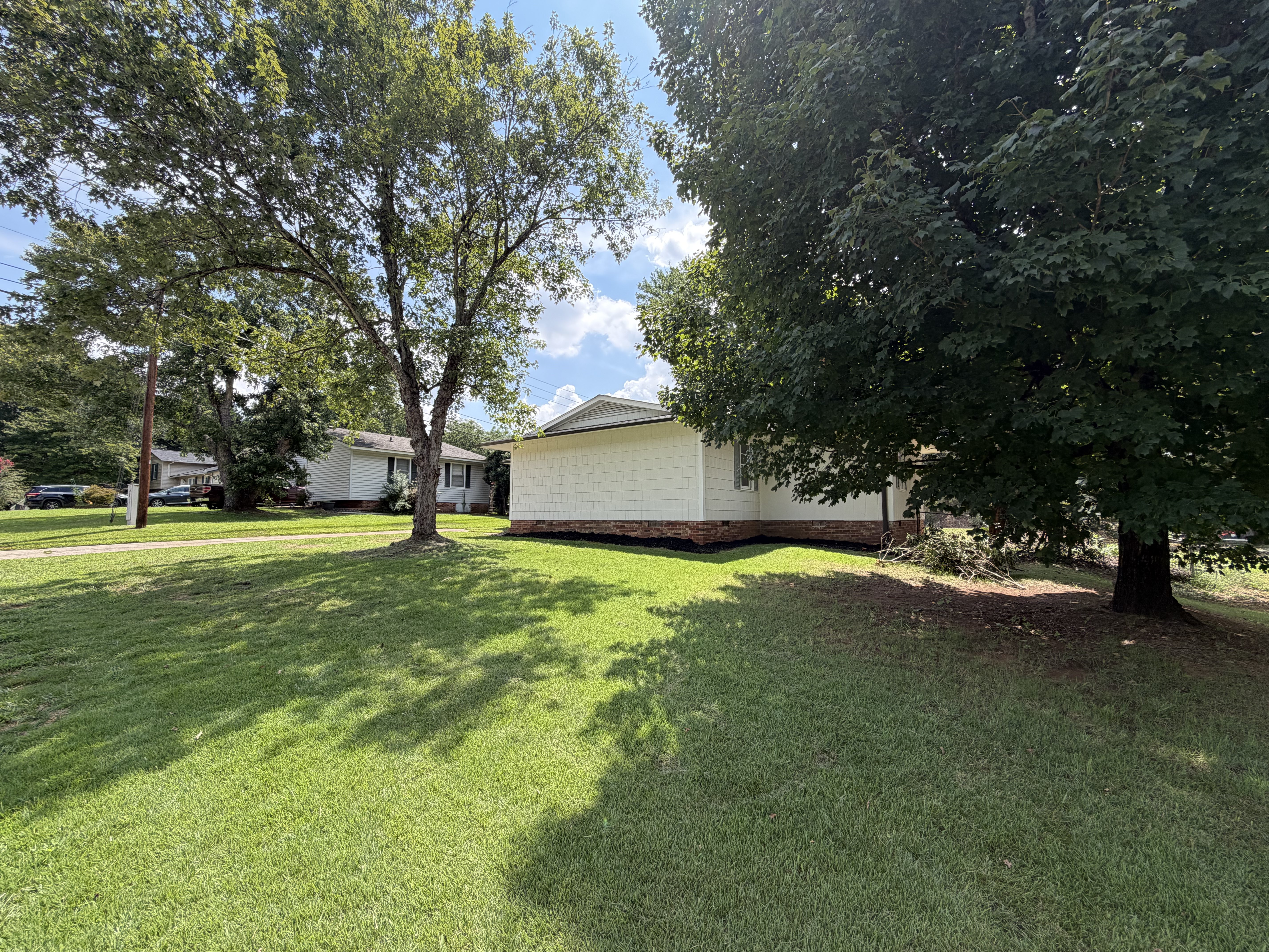 Photo 26 of 29 of 404 W Yellow Wood Dr, Simpsonville, SC