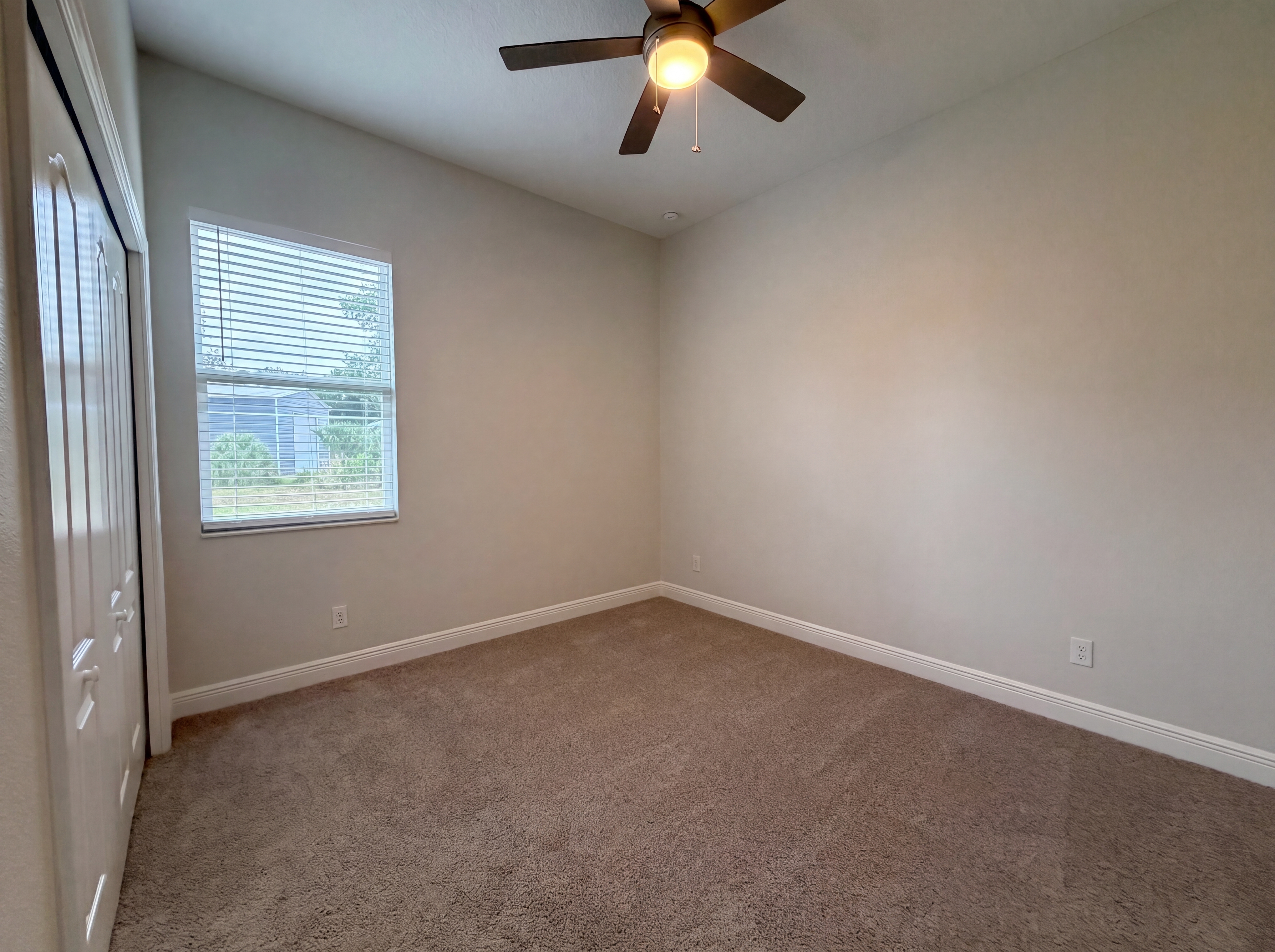 Photo 14 of 40 of 401 River Bed Ct, Wimauma, FL