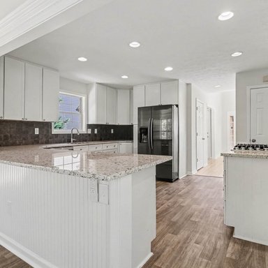 Property photo 2 of 2859 Savannah Walk Ln