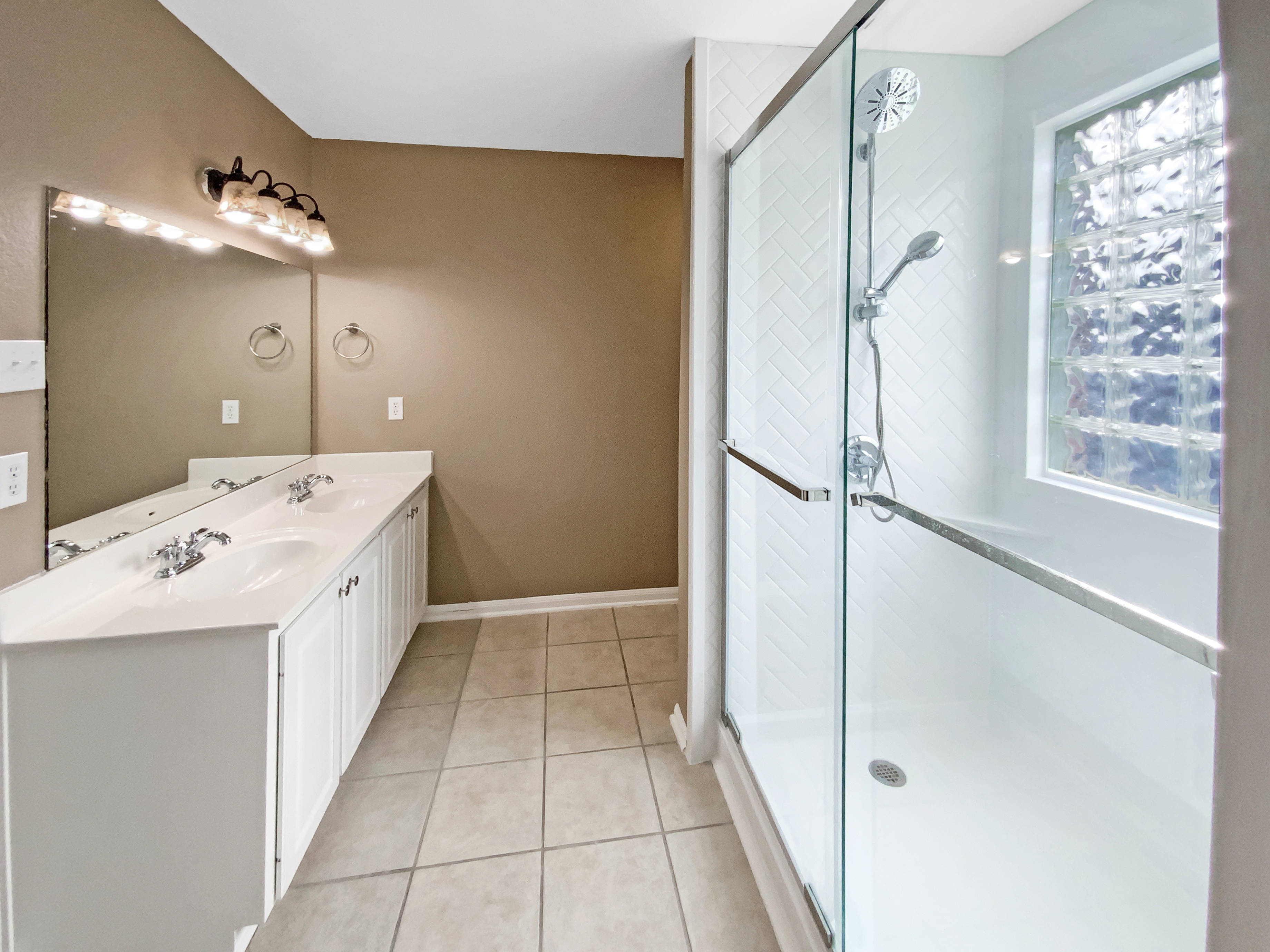 Photo 10 of 16 of 5202 Oster Dr, Killeen, TX