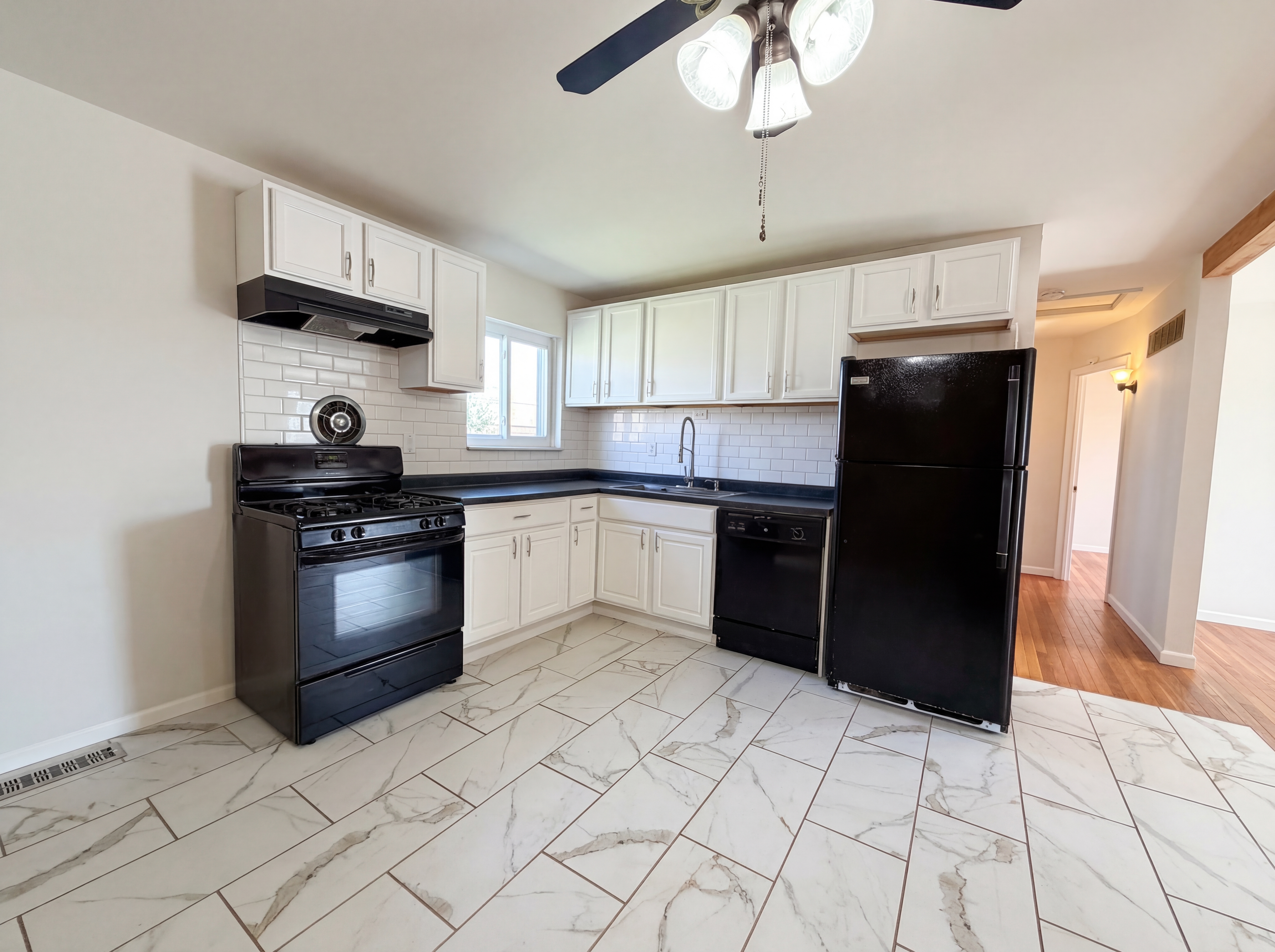 Photo 2 of 18 of 2243 Bolton St, Saint Charles, MO