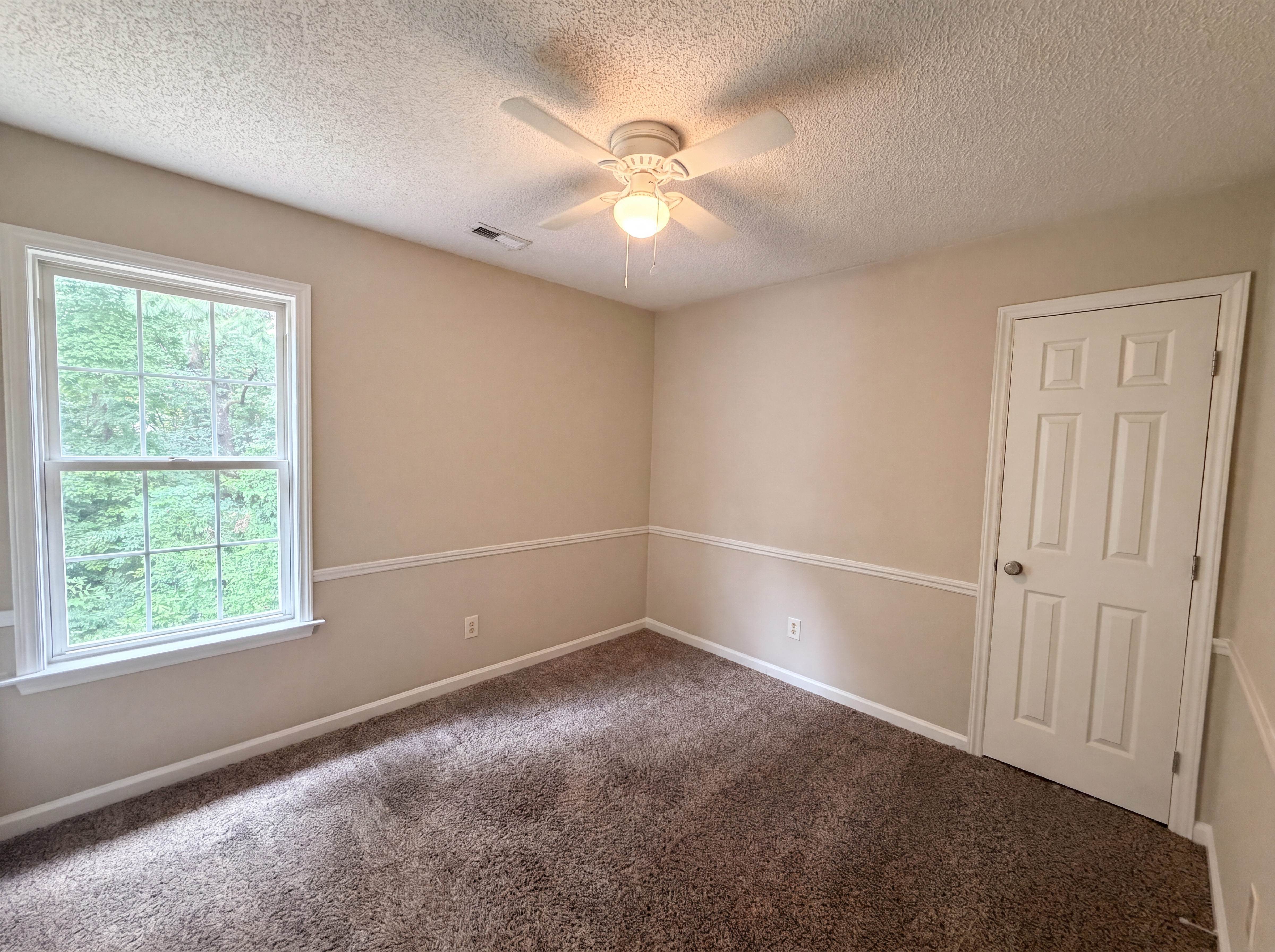 Photo 11 of 21 of 128 Morena Dr, Holly Springs, NC