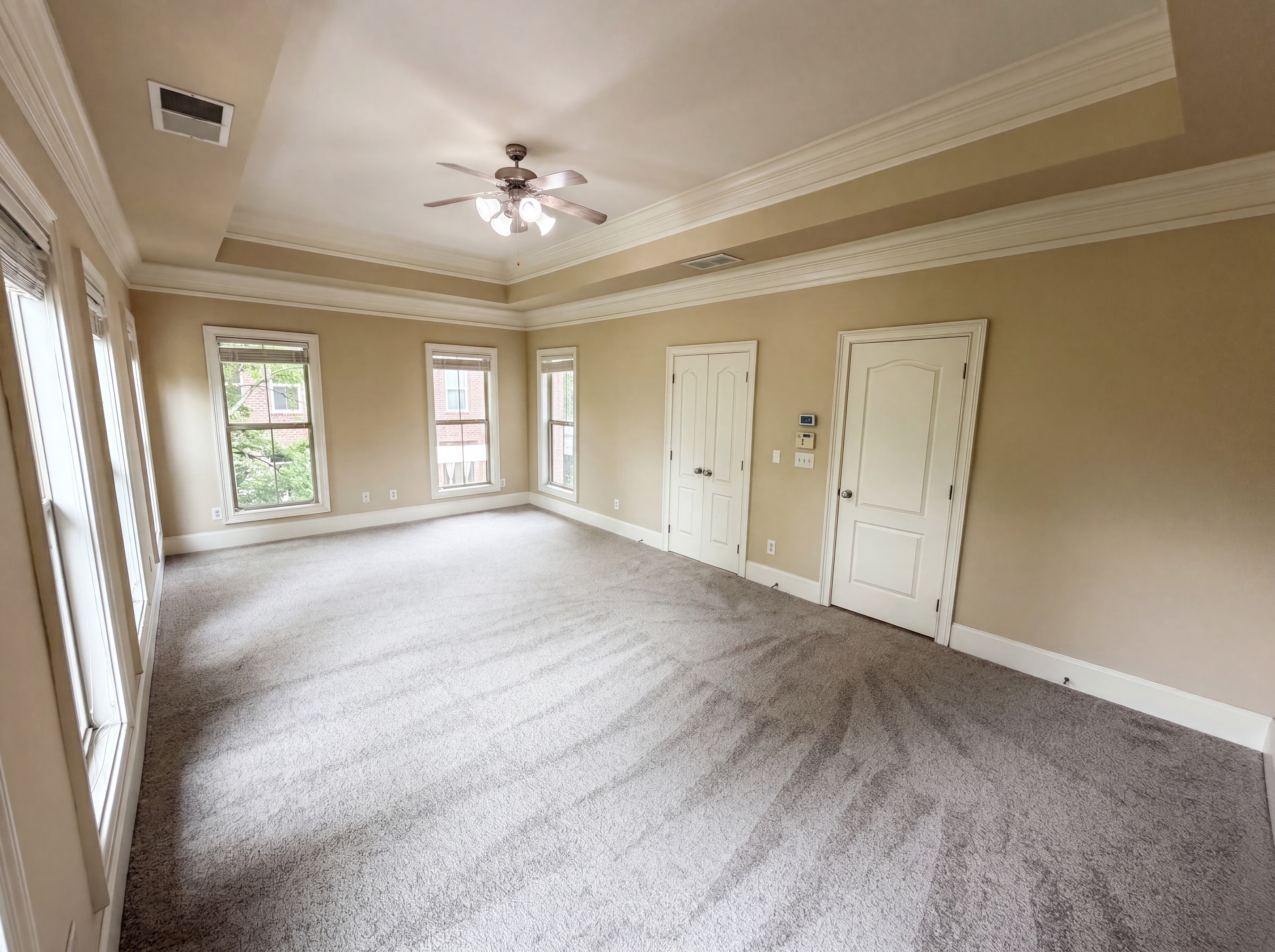 Photo 10 of 33 of 2370 Crescent Park Ct, Atlanta, GA