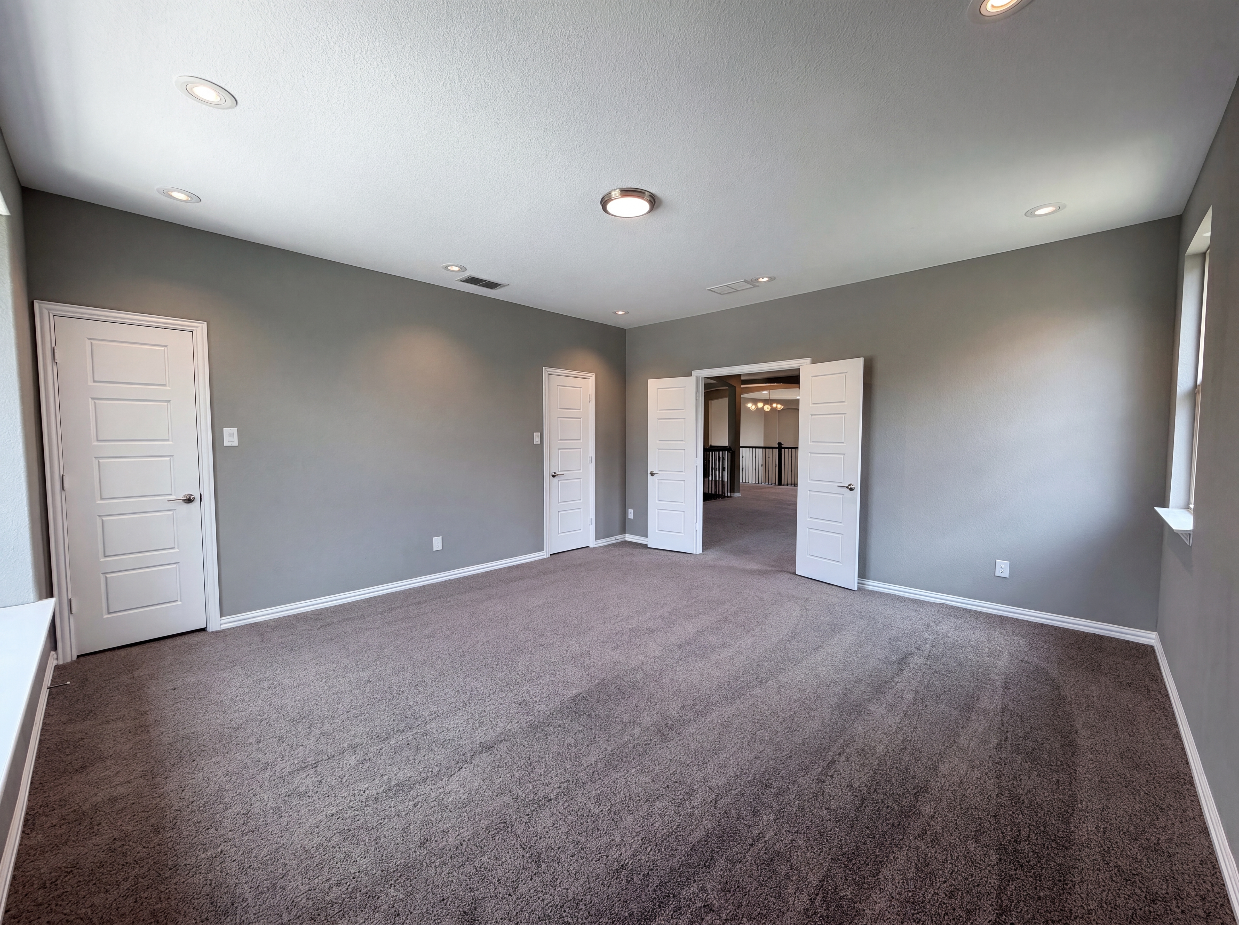 Photo 18 of 42 of 7221 Durand Dr, Irving, TX