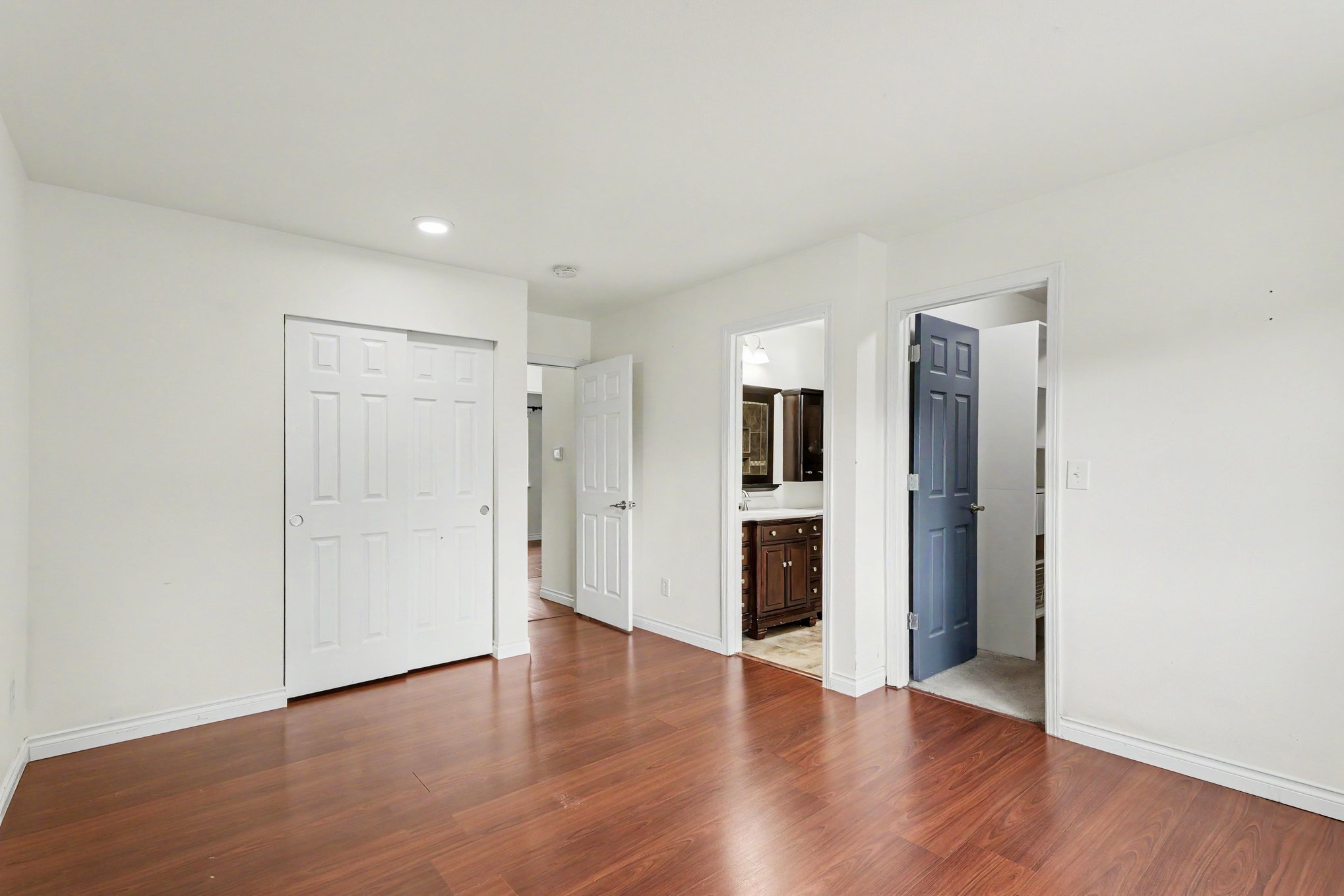 Photo 9 of 22 of 35620 92nd Avenue Ct S, McKenna, WA
