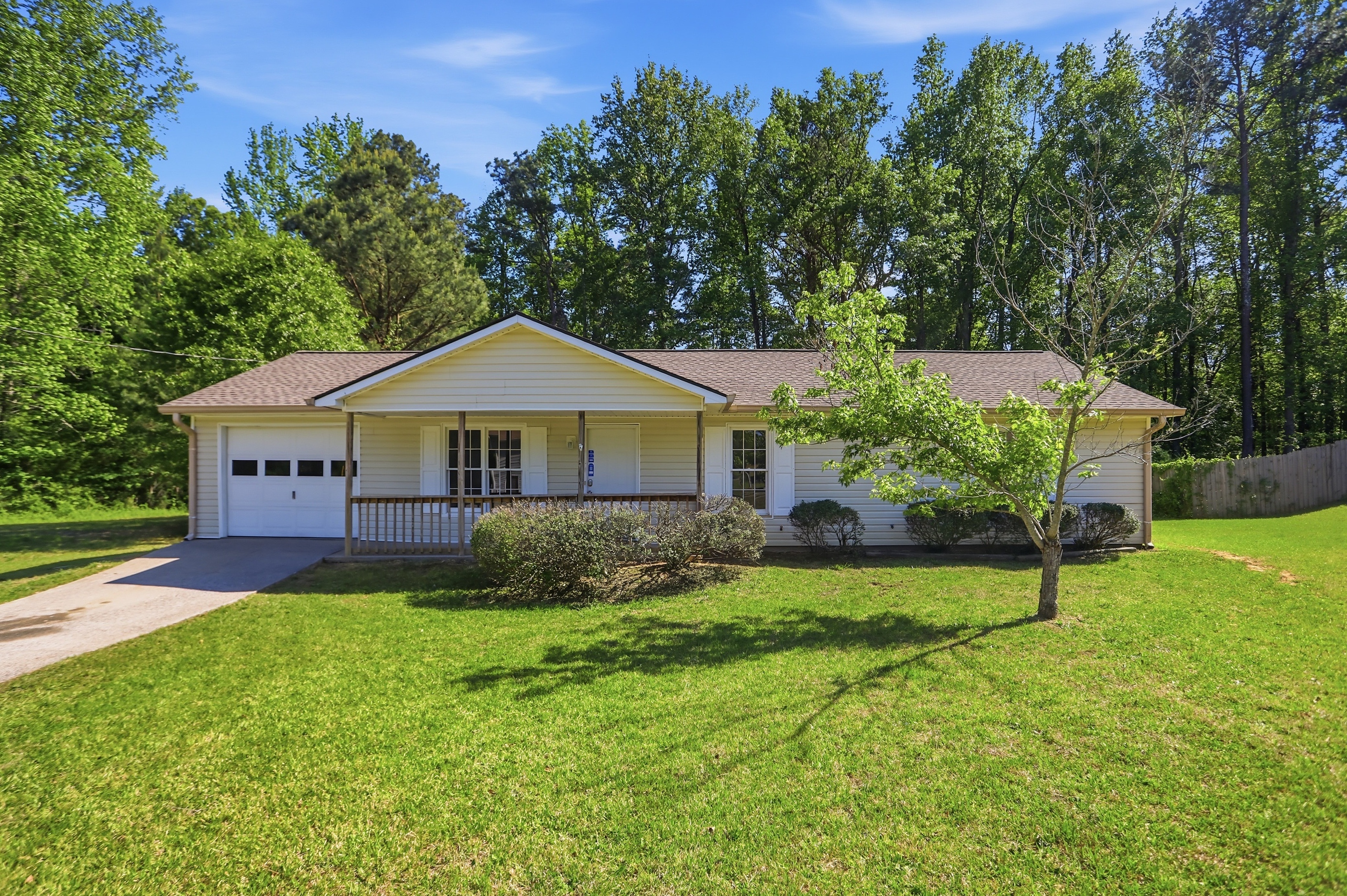 Photo 6 of 30 of 3233 Lancer Dr, Powder Springs, GA