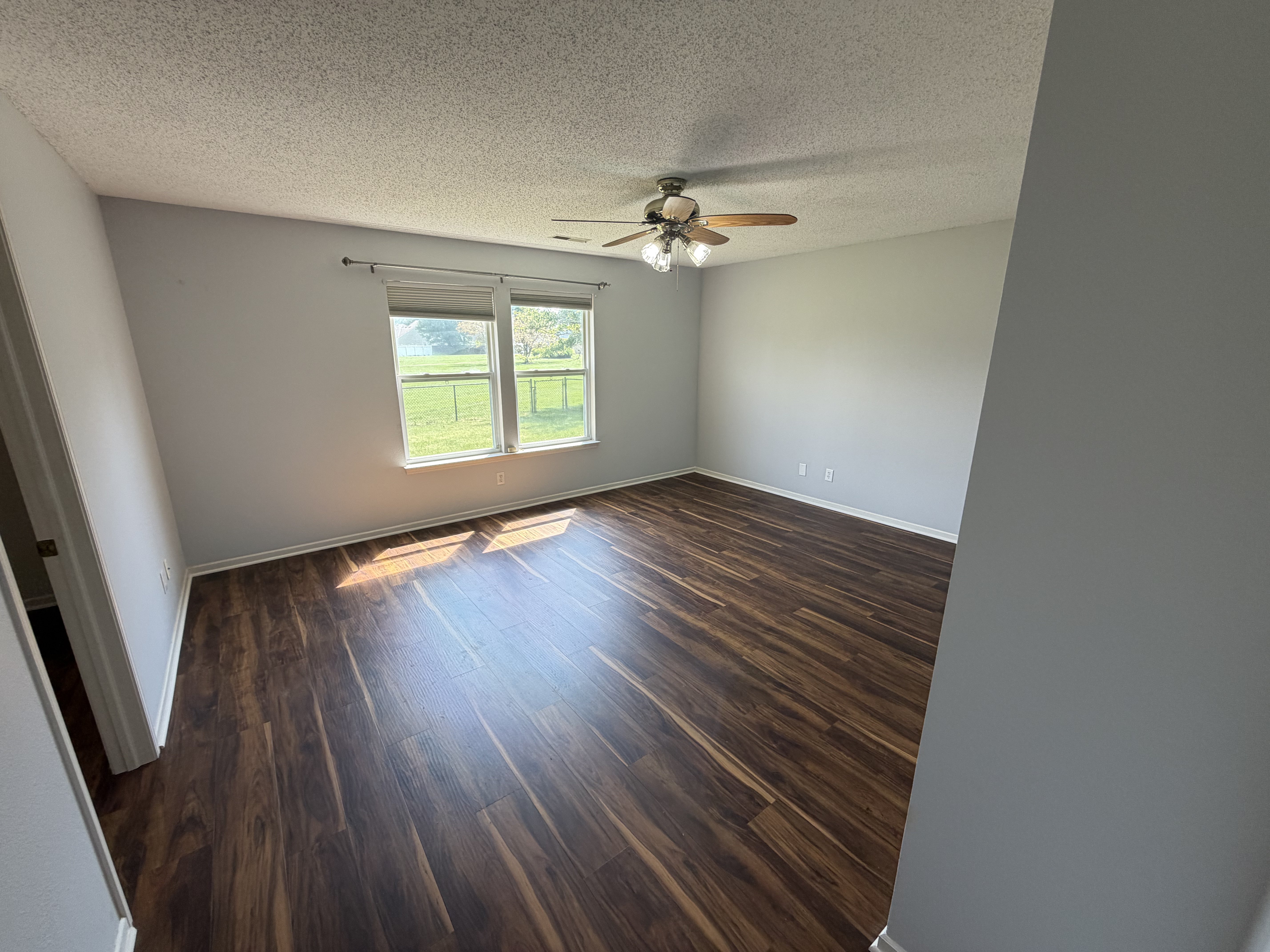 Photo 12 of 27 of 14301 Weeping Cherry Dr, Fishers, IN