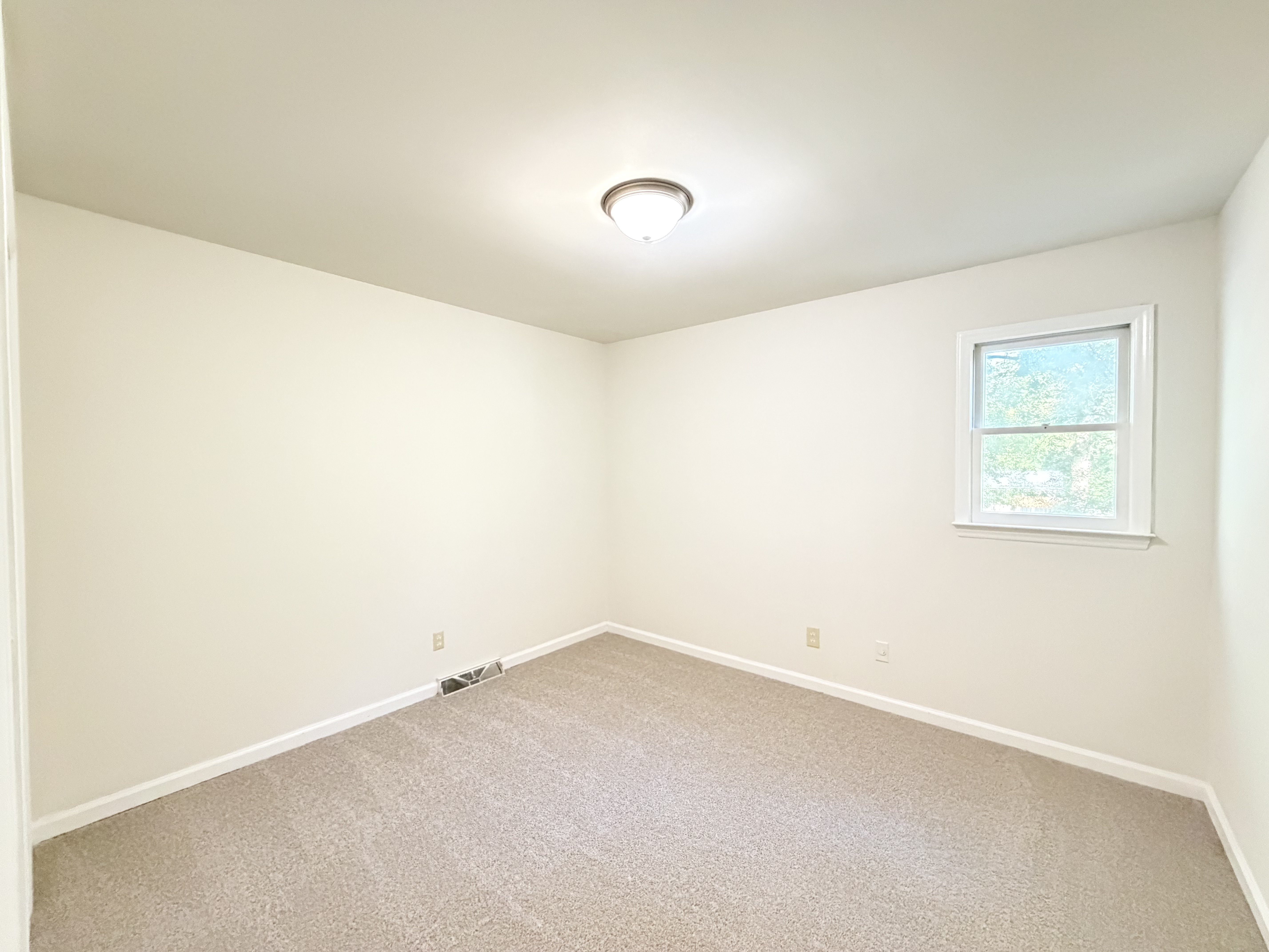 Photo 10 of 20 of 2347 Bethabara Haven Dr, Winston Salem, NC