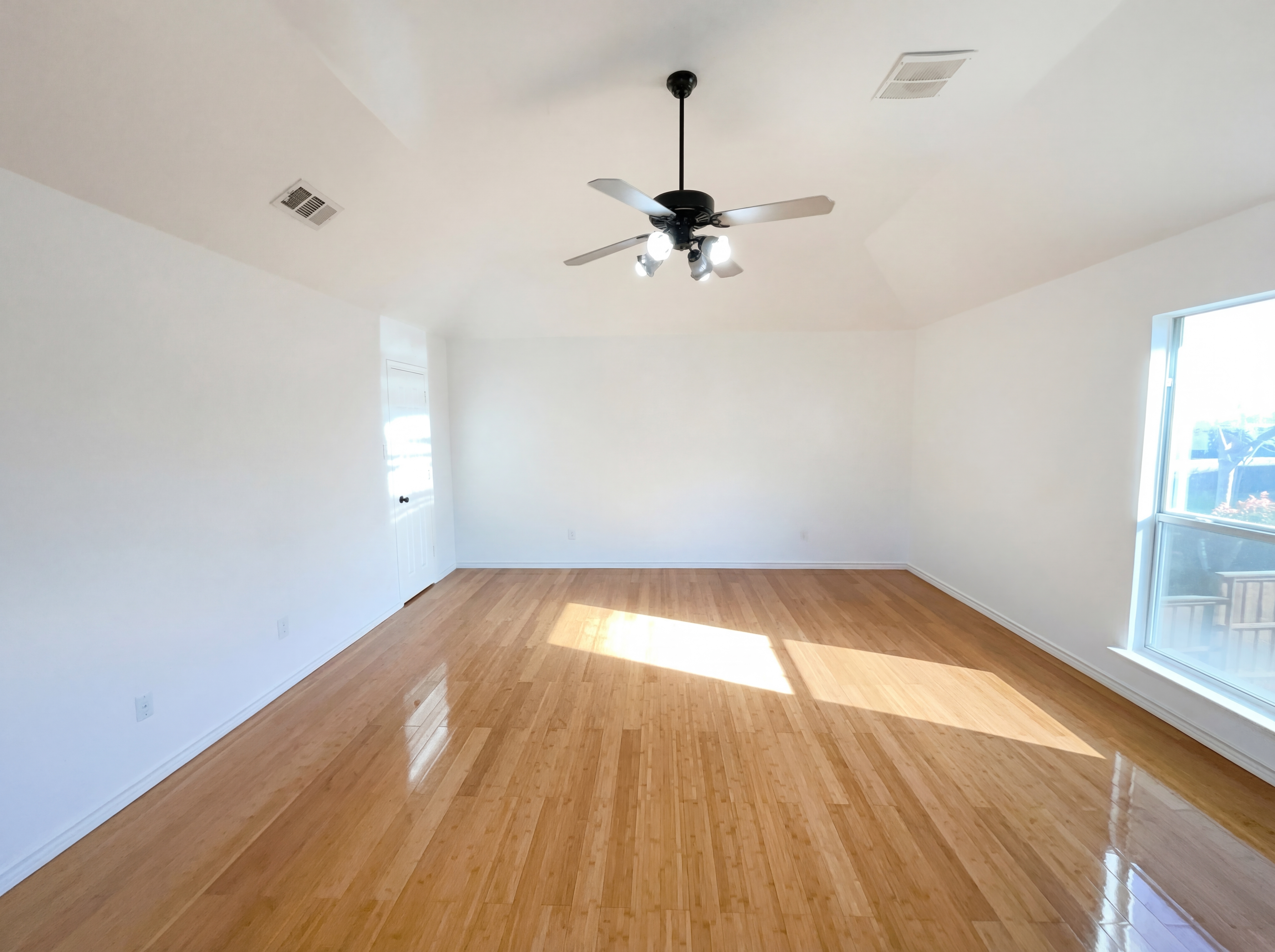 Photo 7 of 24 of 2406 Manchester Dr, Carrollton, TX