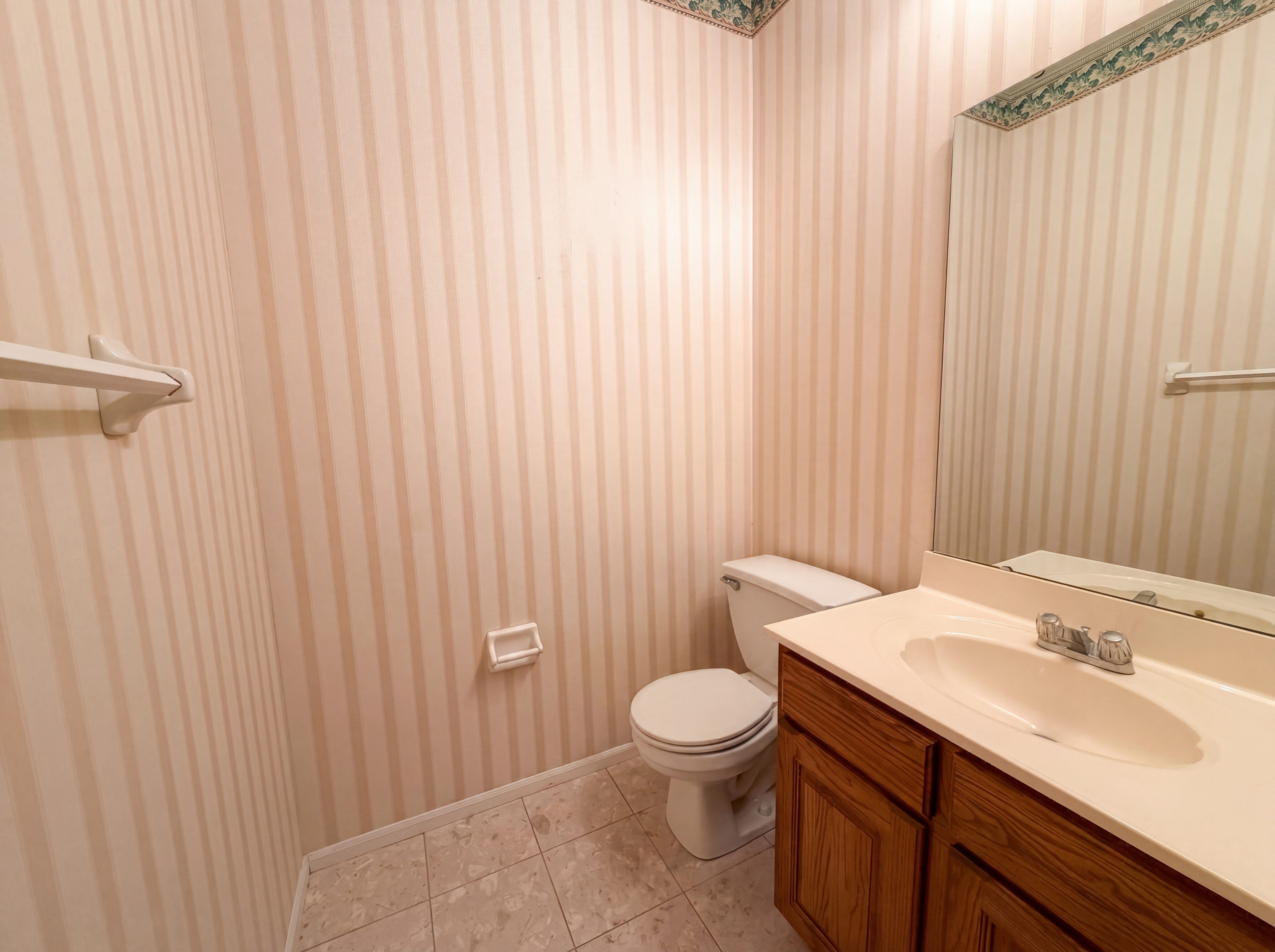 Photo 15 of 33 of 1311 Norwood Hills Dr, O Fallon, MO