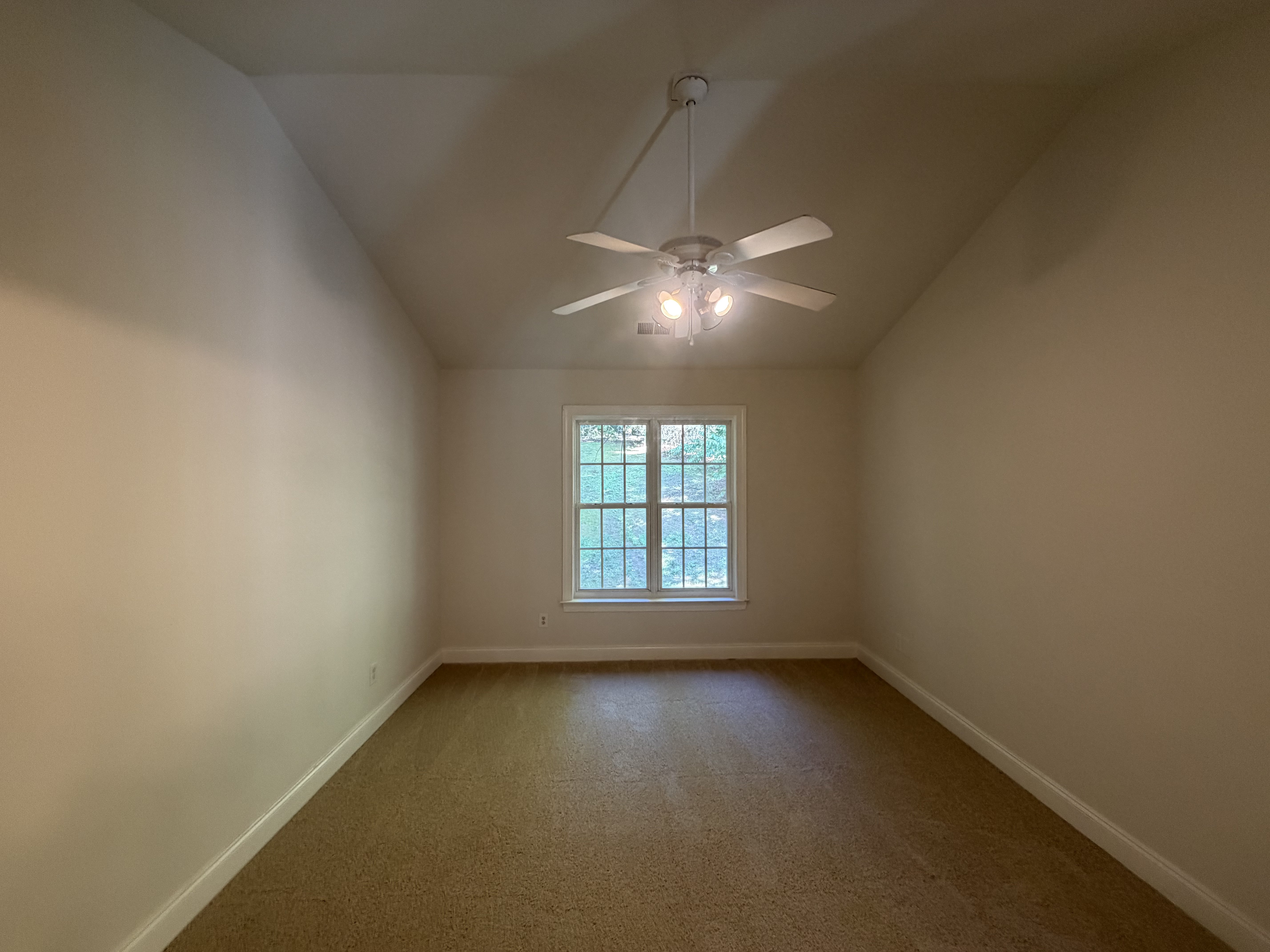 Photo 12 of 22 of 6205 Lea Ray Dr, Greensboro, NC