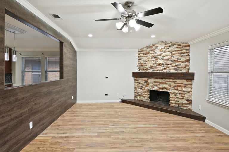 Photo 4 of 26 - 1704 Quail Grove Dr, Fort Worth, TX 76177