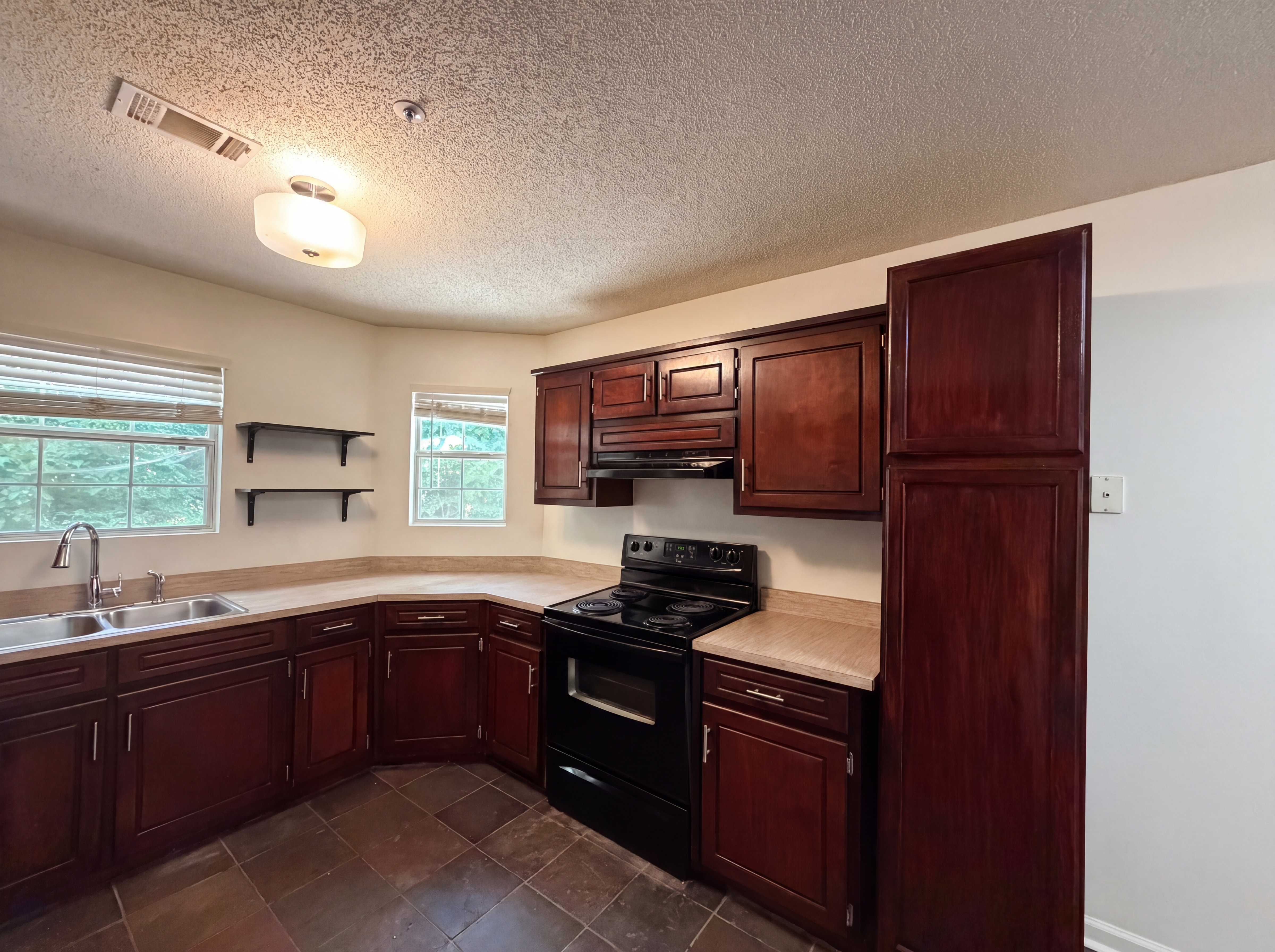 Photo 2 of 27 of 3753 Soapstone Rd, Decatur, GA