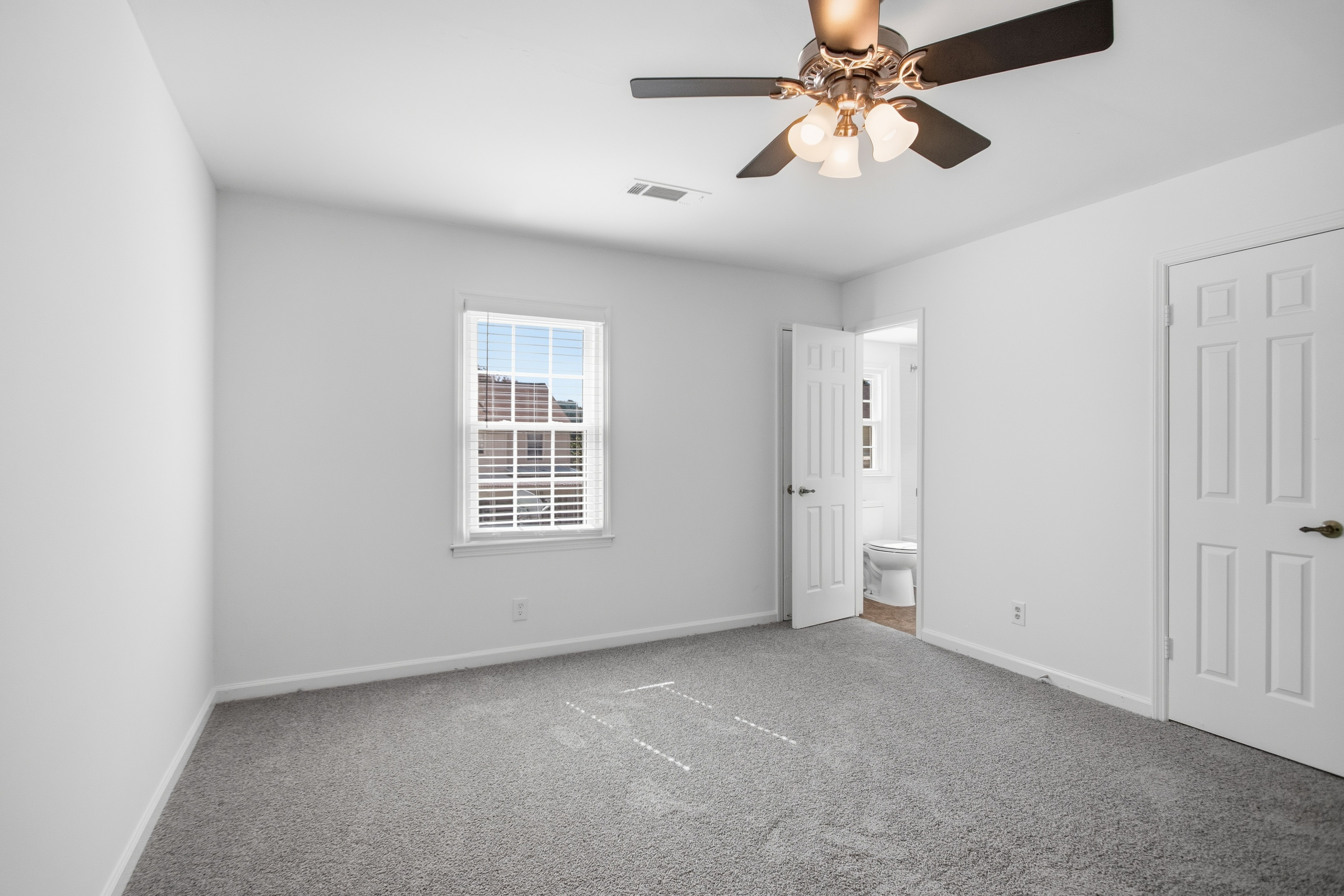 Photo 4 of 24 of 132 Old Ferry Way, Roswell, GA