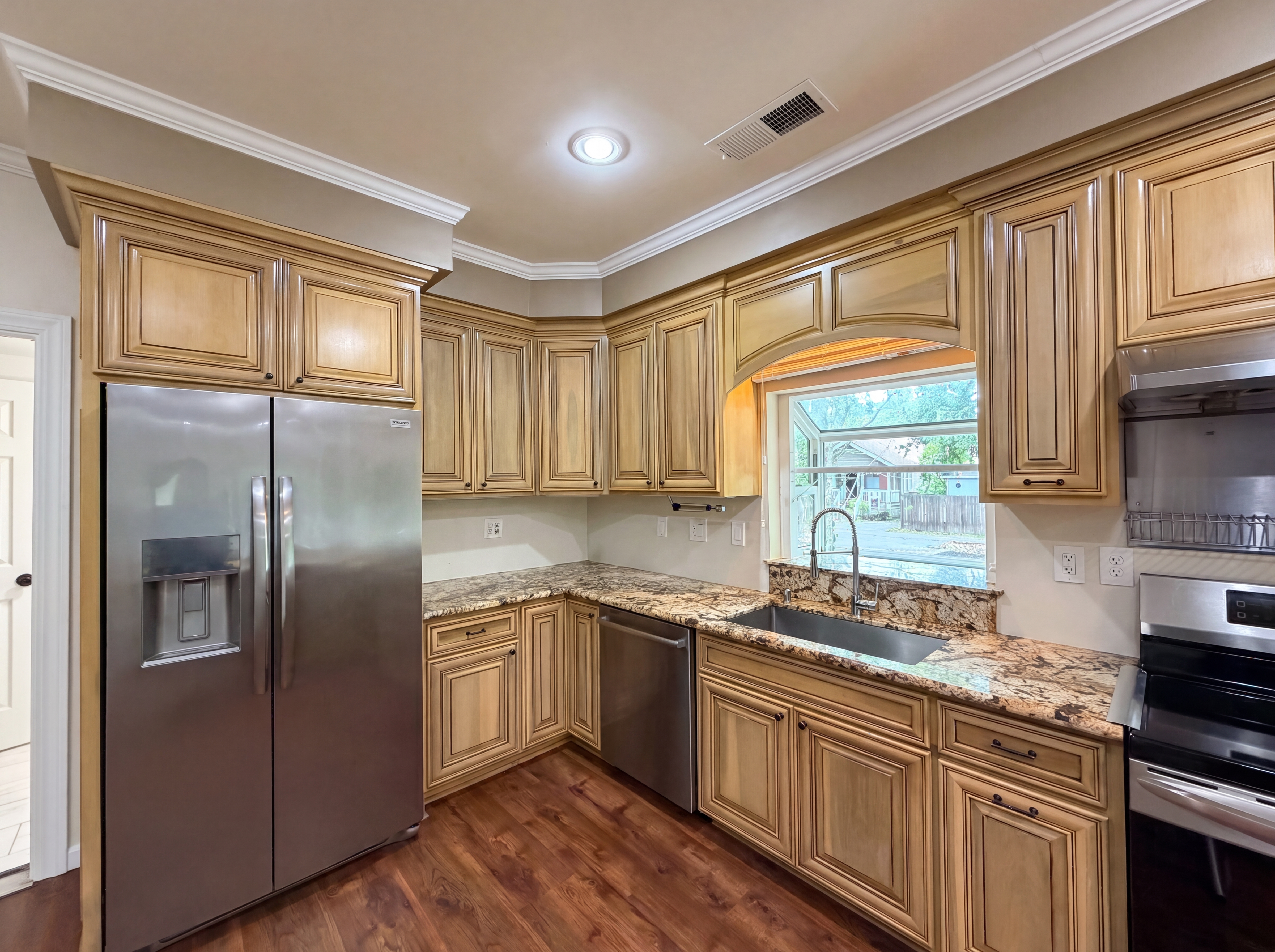 Photo 13 of 45 of 231 22nd St, Sacramento, CA