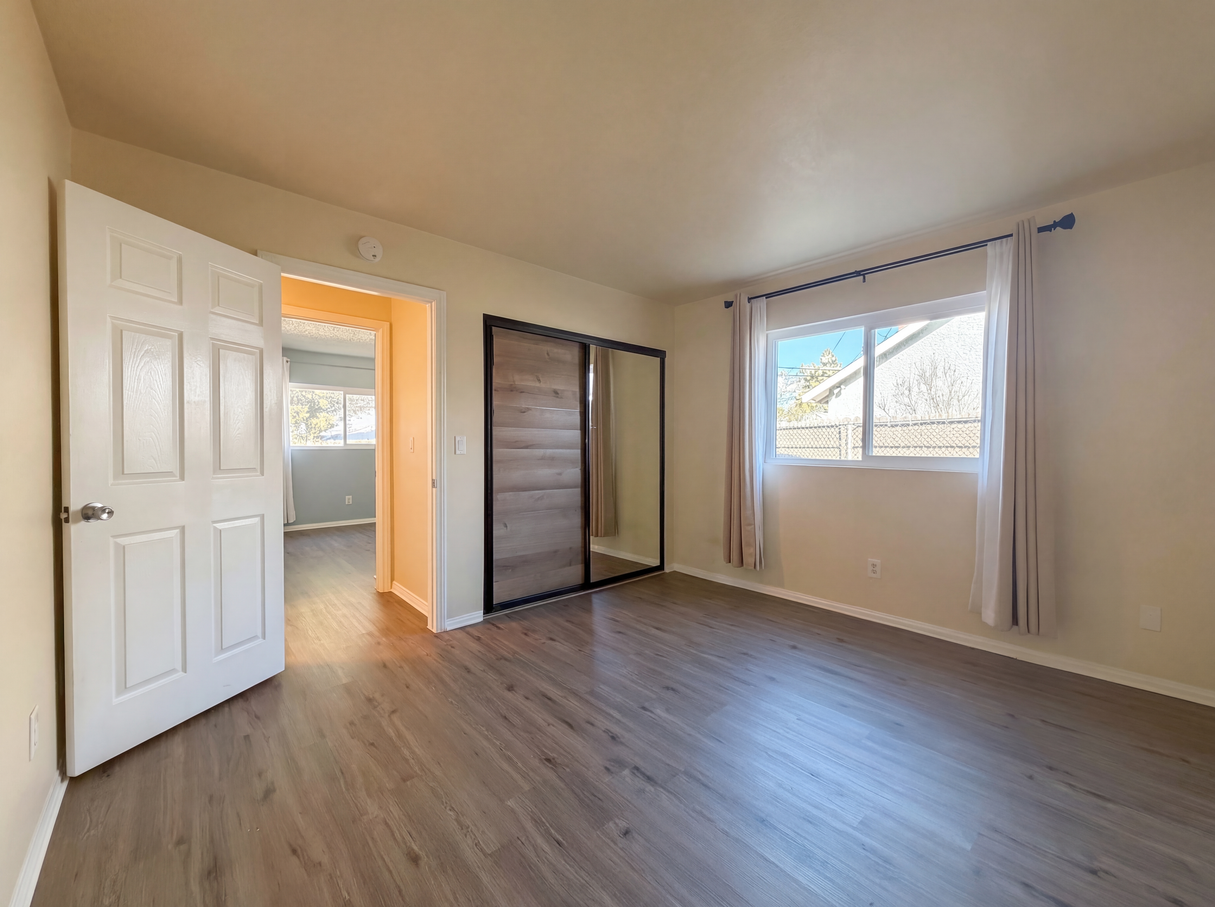 Photo 4 of 21 of 14719 Sandy Ridge Rd, Lake Hughes, CA