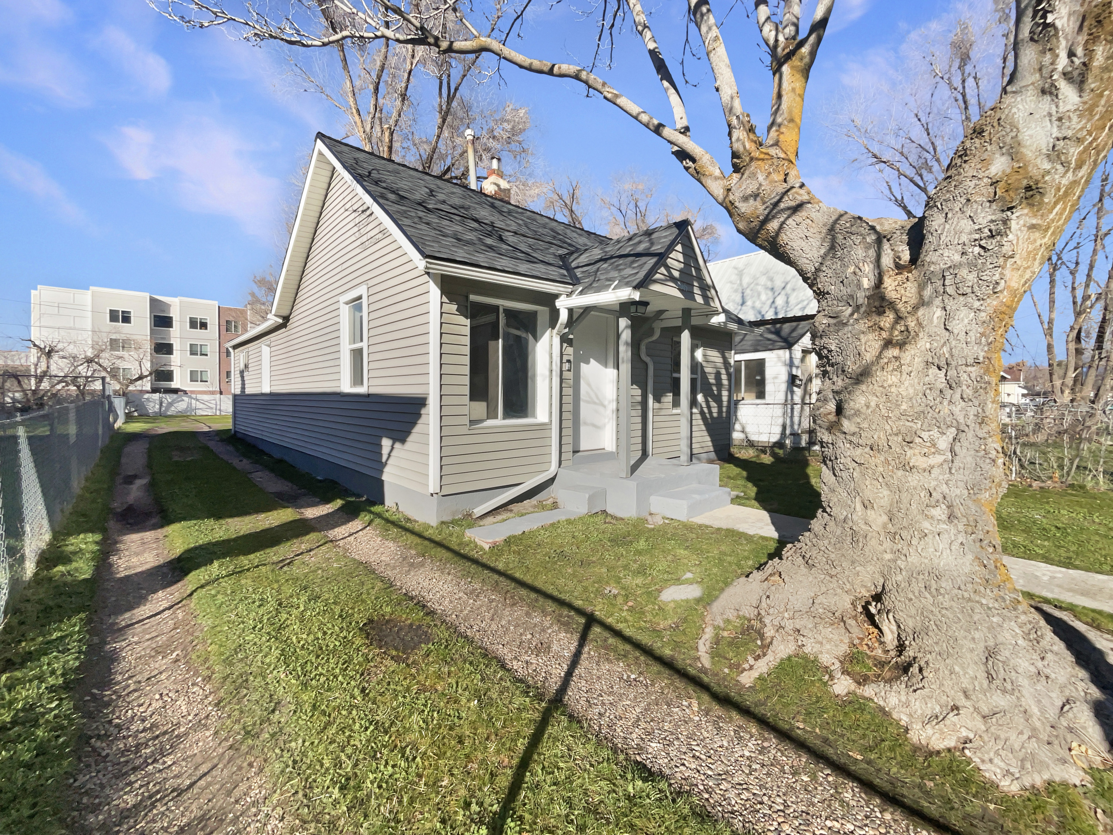 Photo 9 of 19 of 2865 Pingree Ave, Ogden, UT