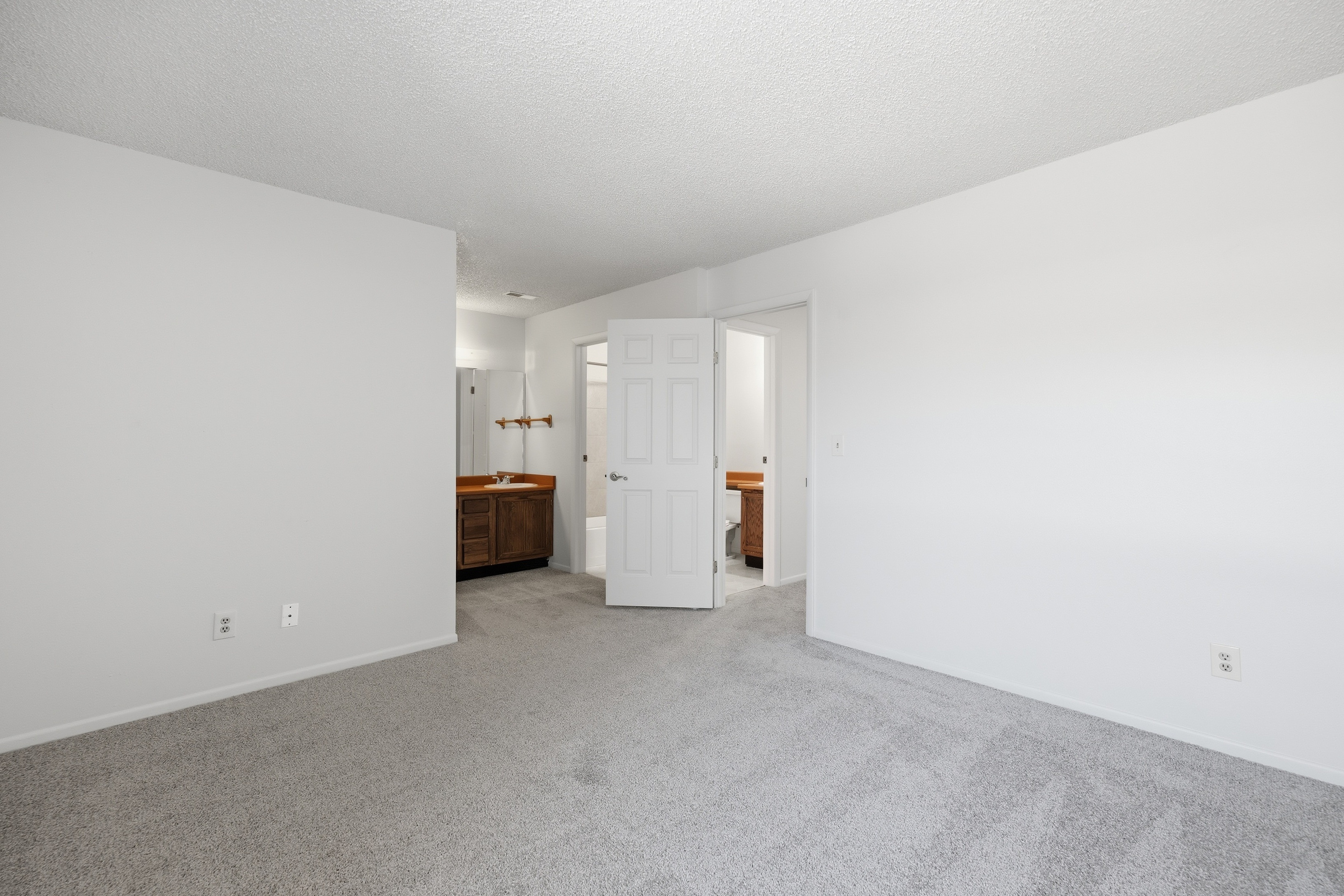 Photo 15 of 34 of 6601 Bobtail Dr, Colorado Springs, CO