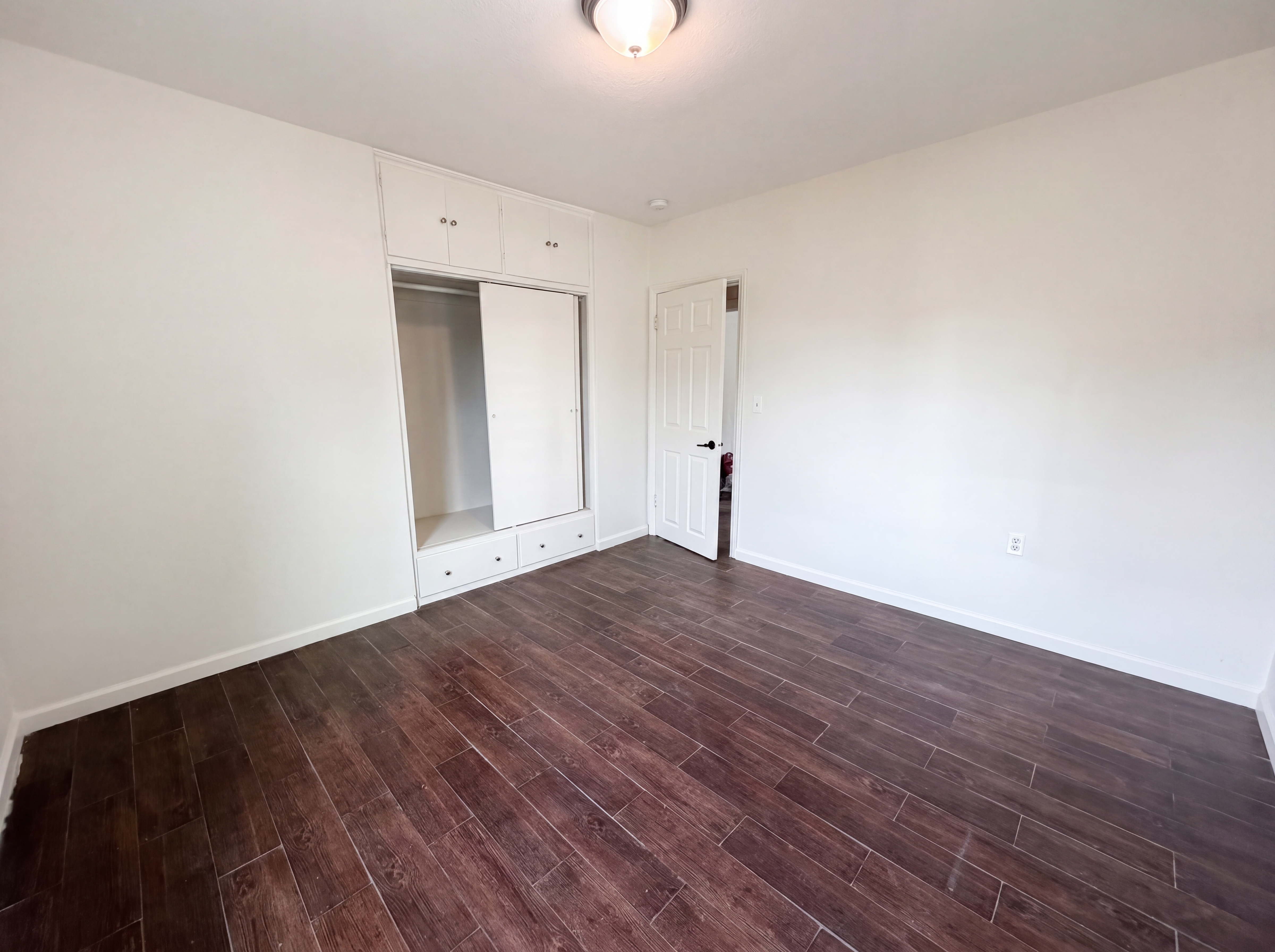 Photo 4 of 42 of 11950 Lee Ave, Adelanto, CA