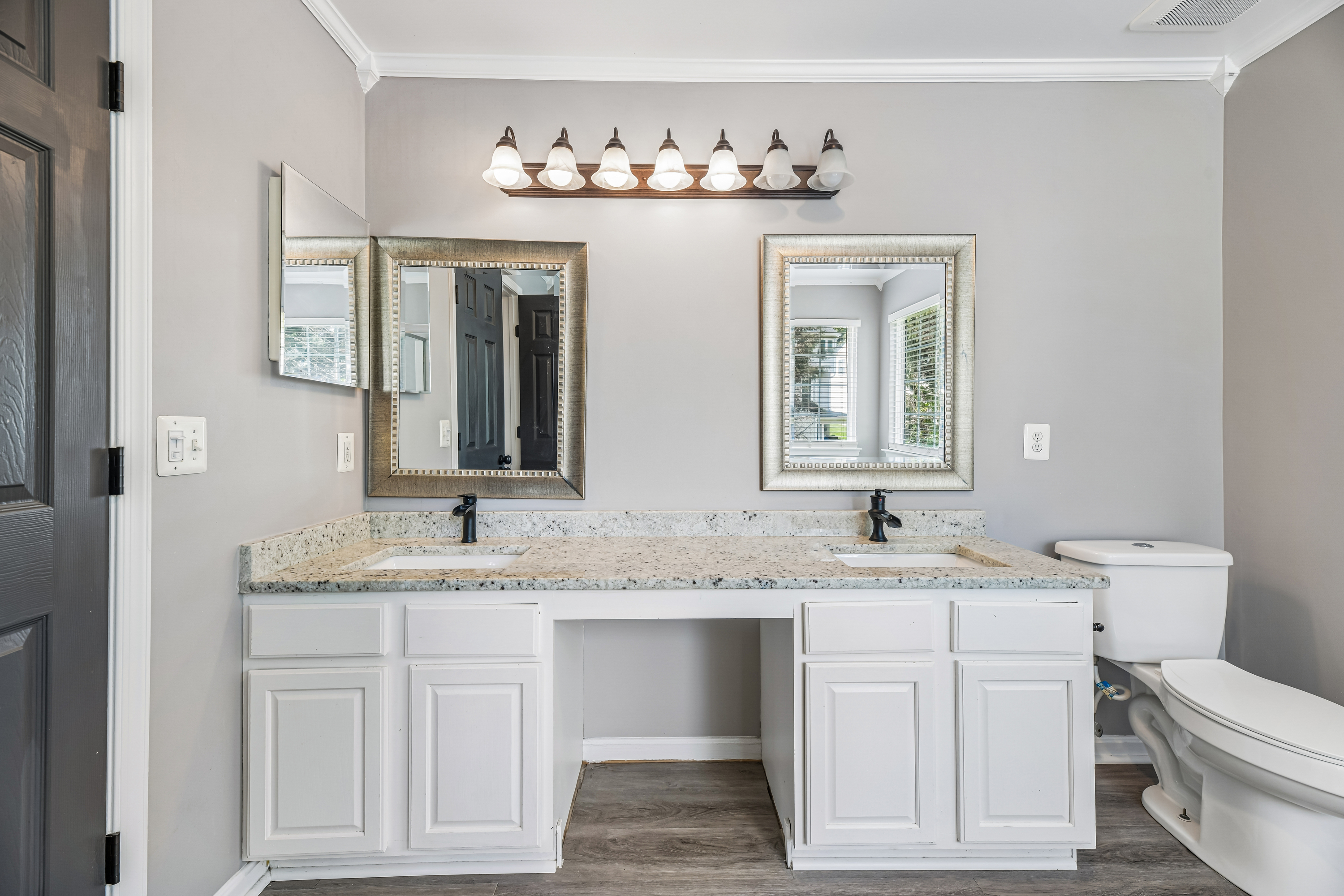 Photo 43 of 84 of 6046 Persinger House Ct, Manassas, VA